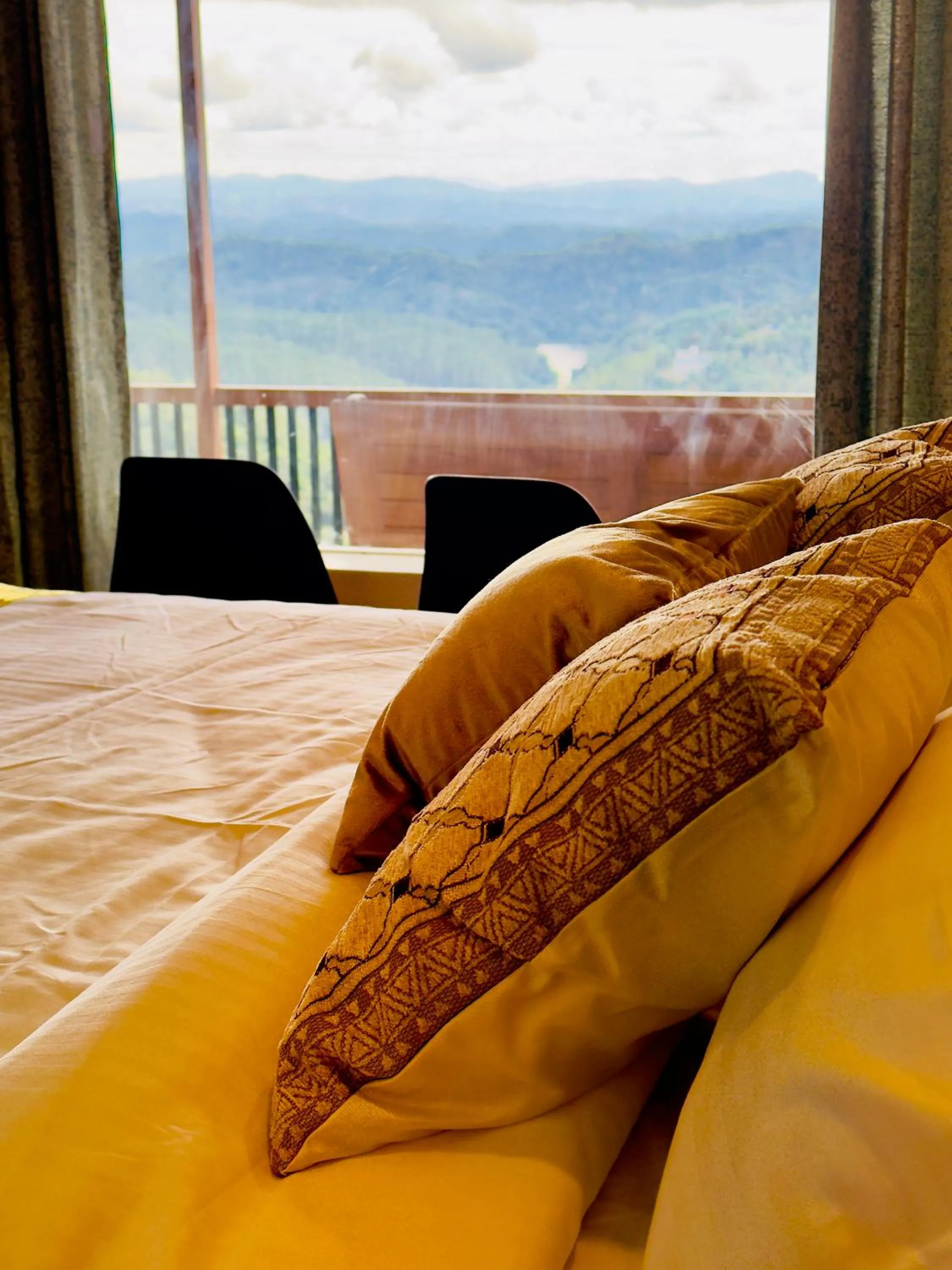 Bed in Misty Wonders