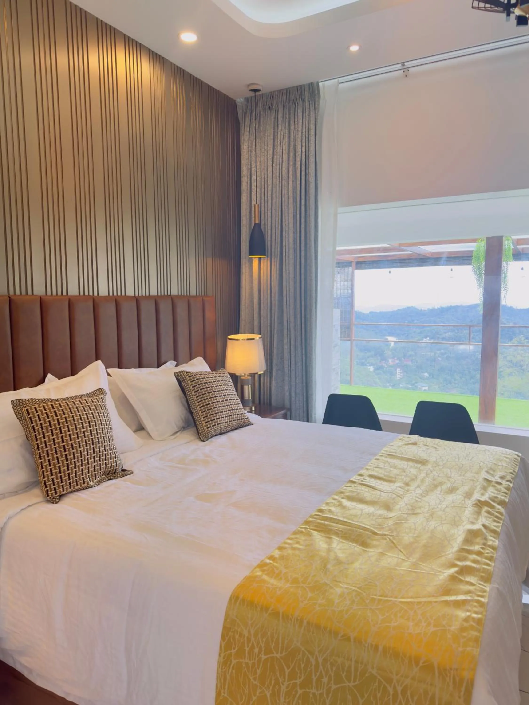 Bed in Misty Wonders