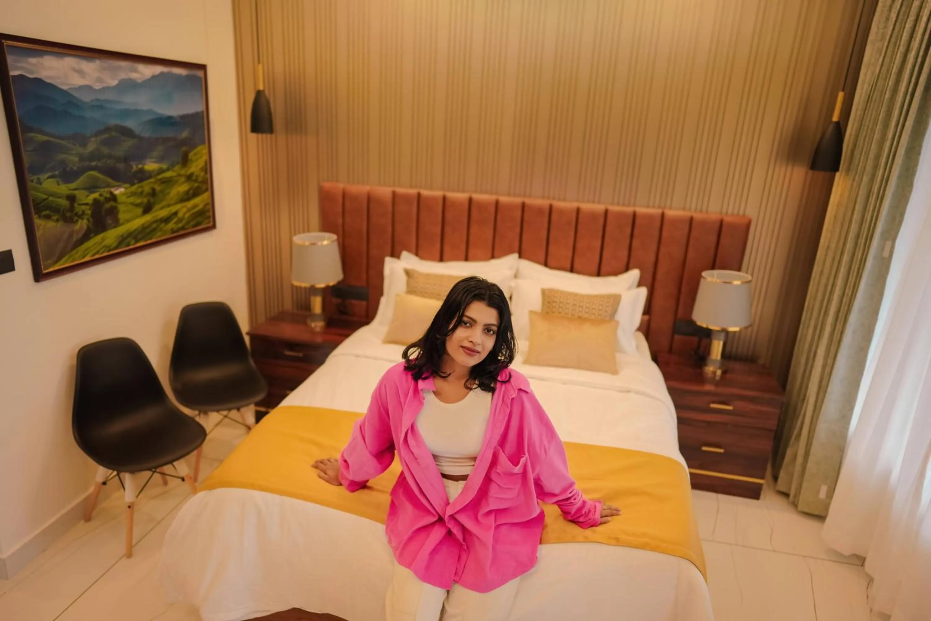 Photo of the whole room, Bed in Misty Wonders