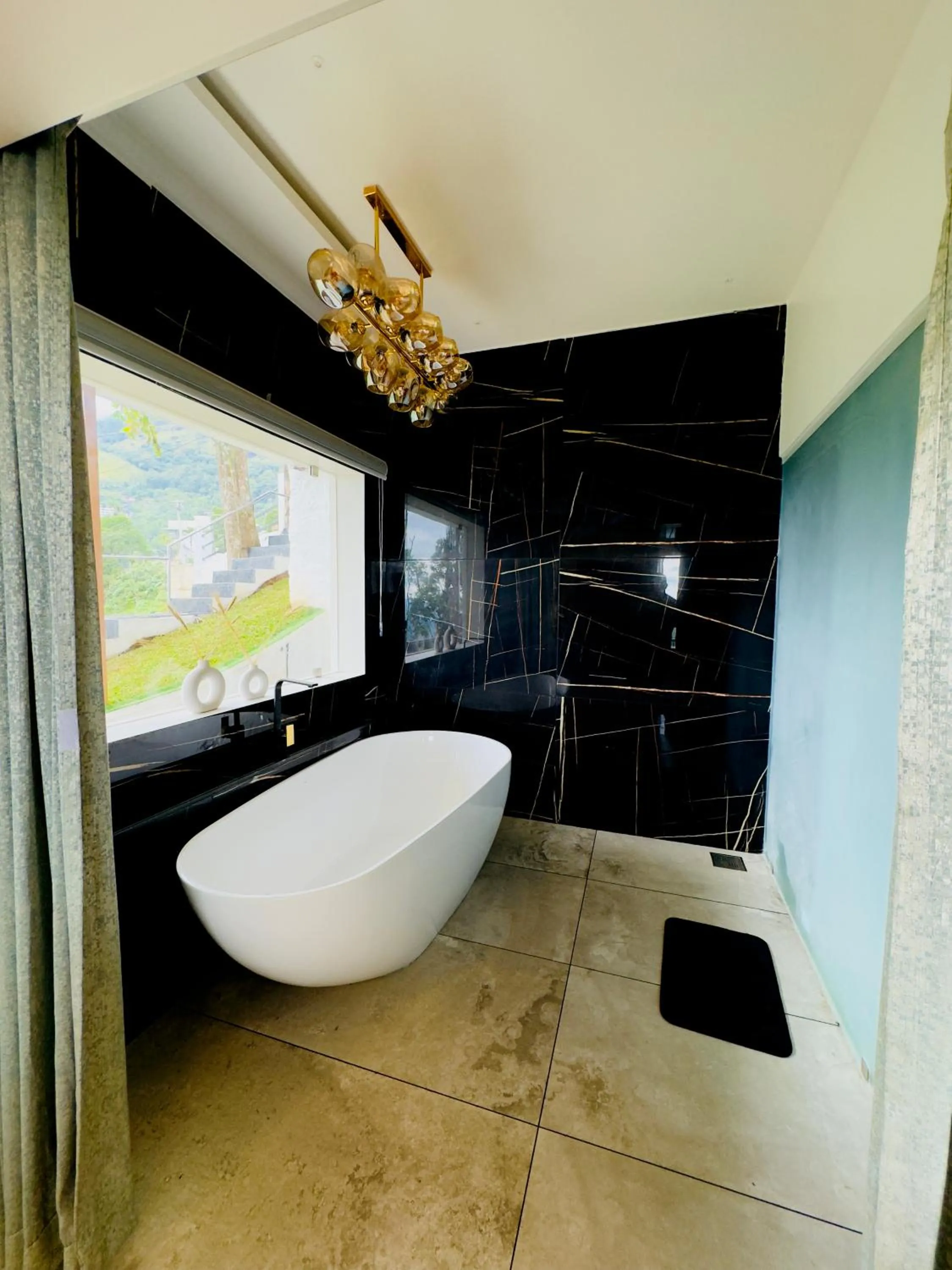 Bath in Misty Wonders