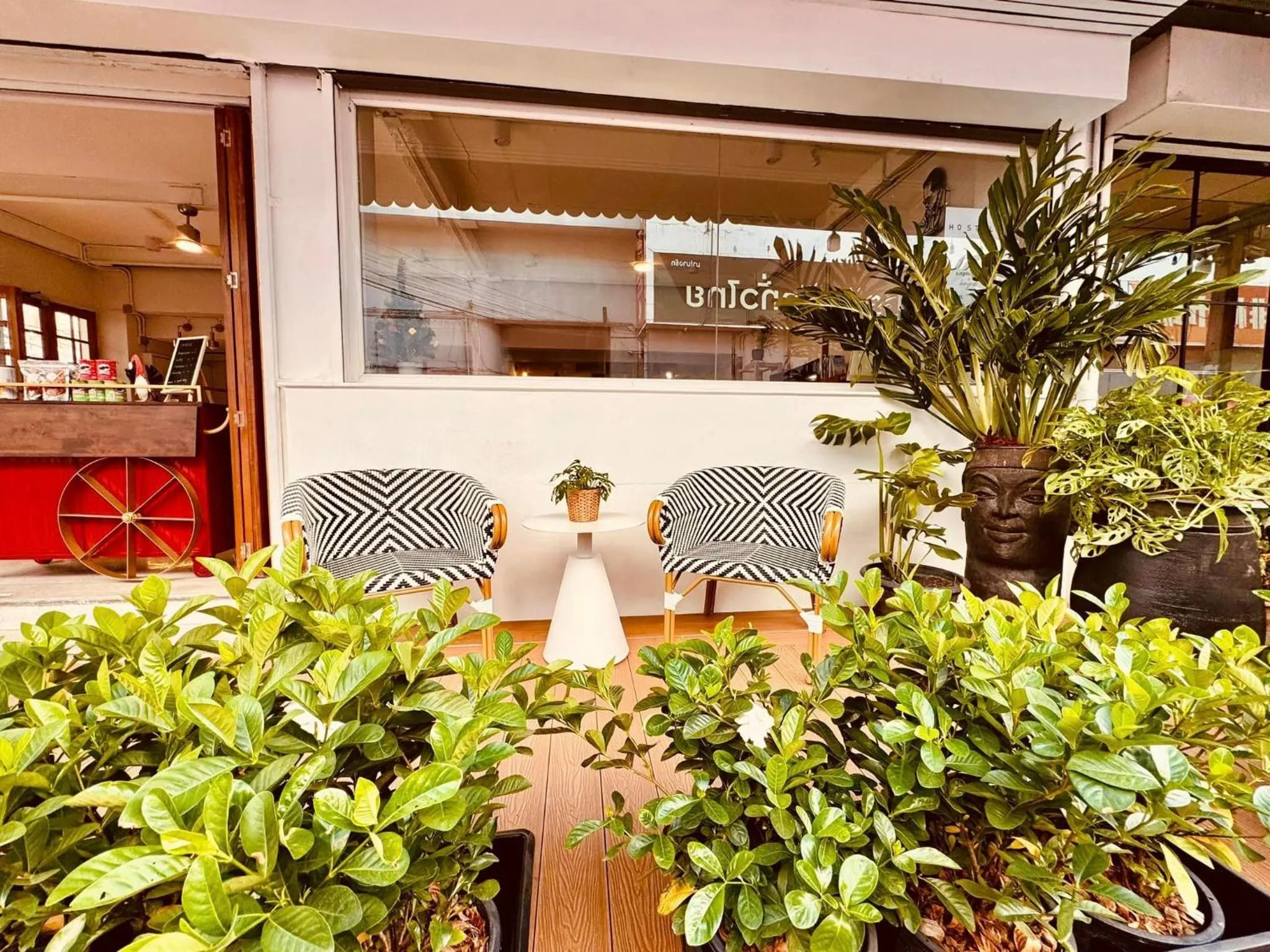 Spring in Unplugged at Bangrak Design Hostel