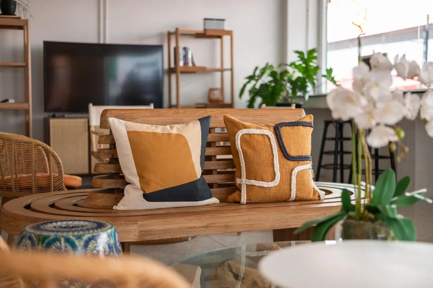 Communal lounge/ TV room in Unplugged at Bangrak Design Hostel