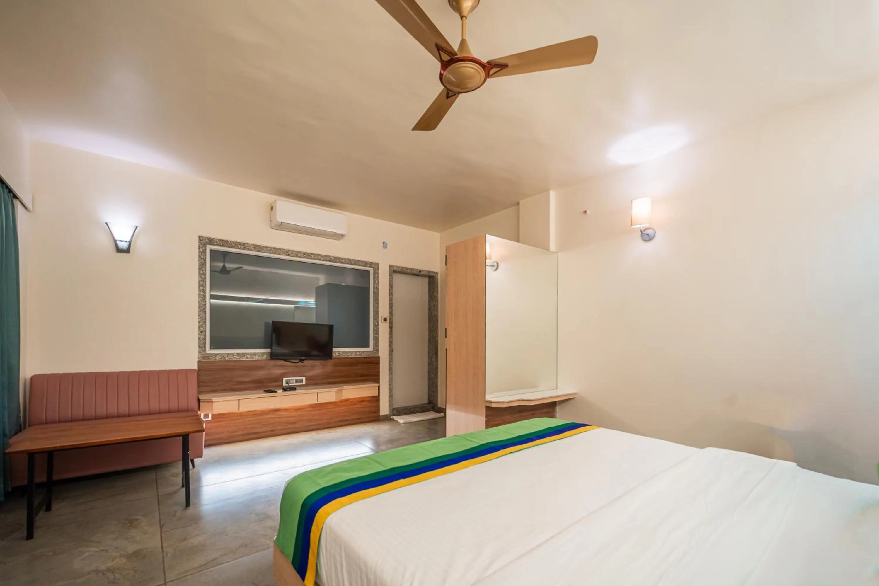 Bedroom, Bed in Treebo Sai Rekha Inn