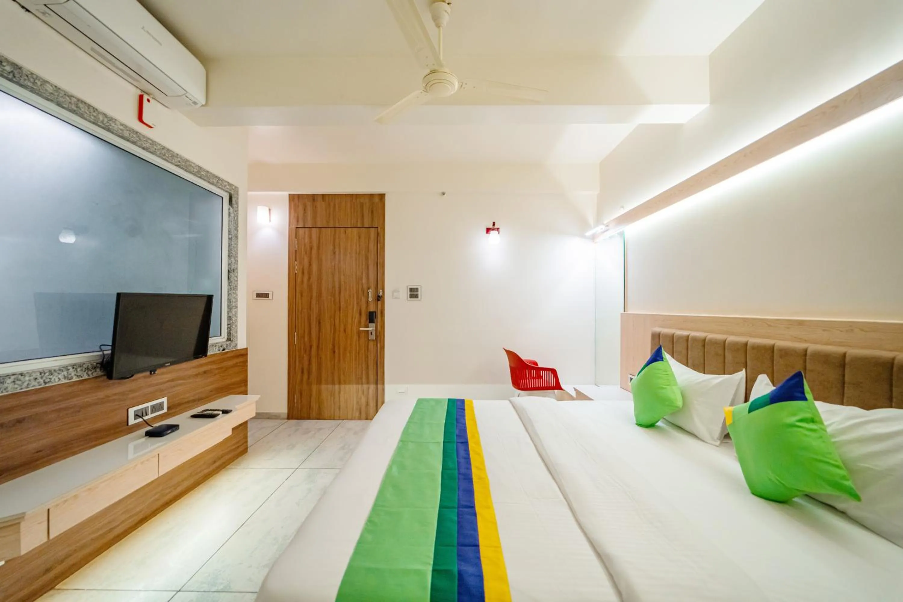 Bedroom, Bed in Treebo Sai Rekha Inn