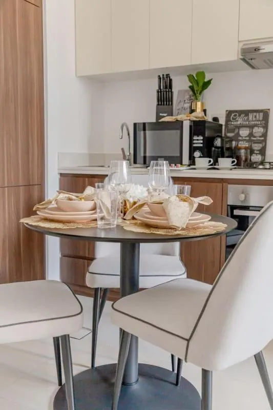 Seating area in Frank Porter - Vera Residence