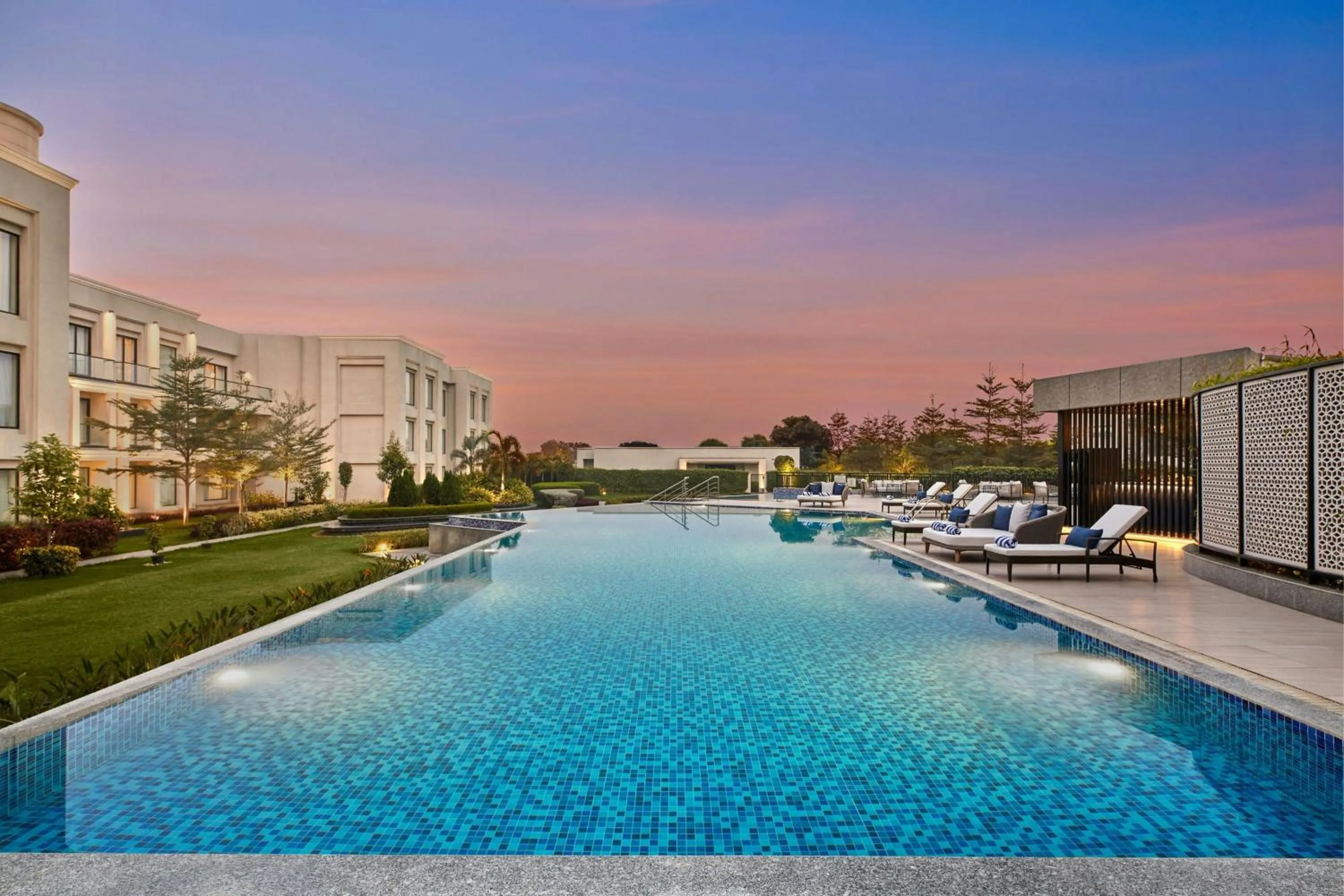 Swimming pool in Courtyard by Marriott Gorakhpur