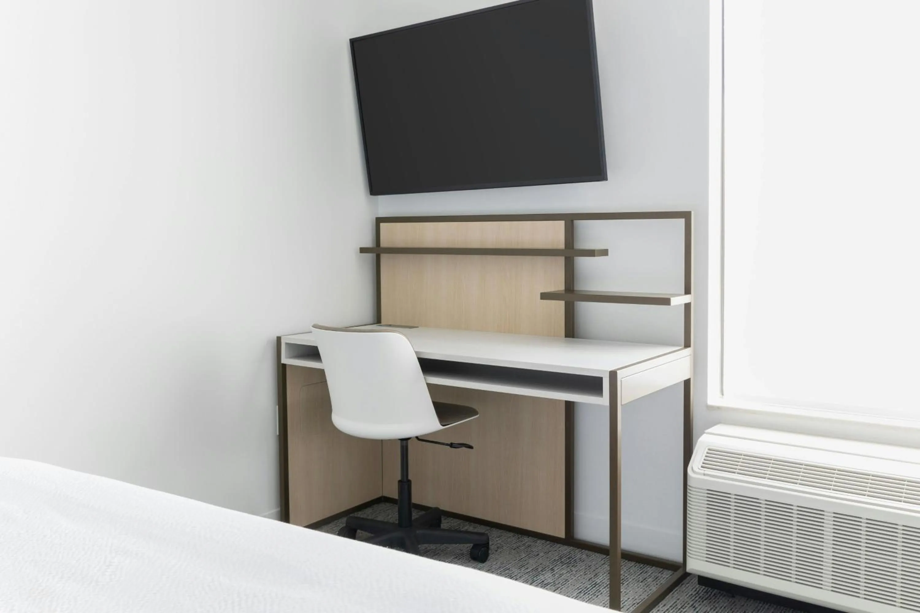 Photo of the whole room, Bed in TownePlace Suites by Marriott Monrovia