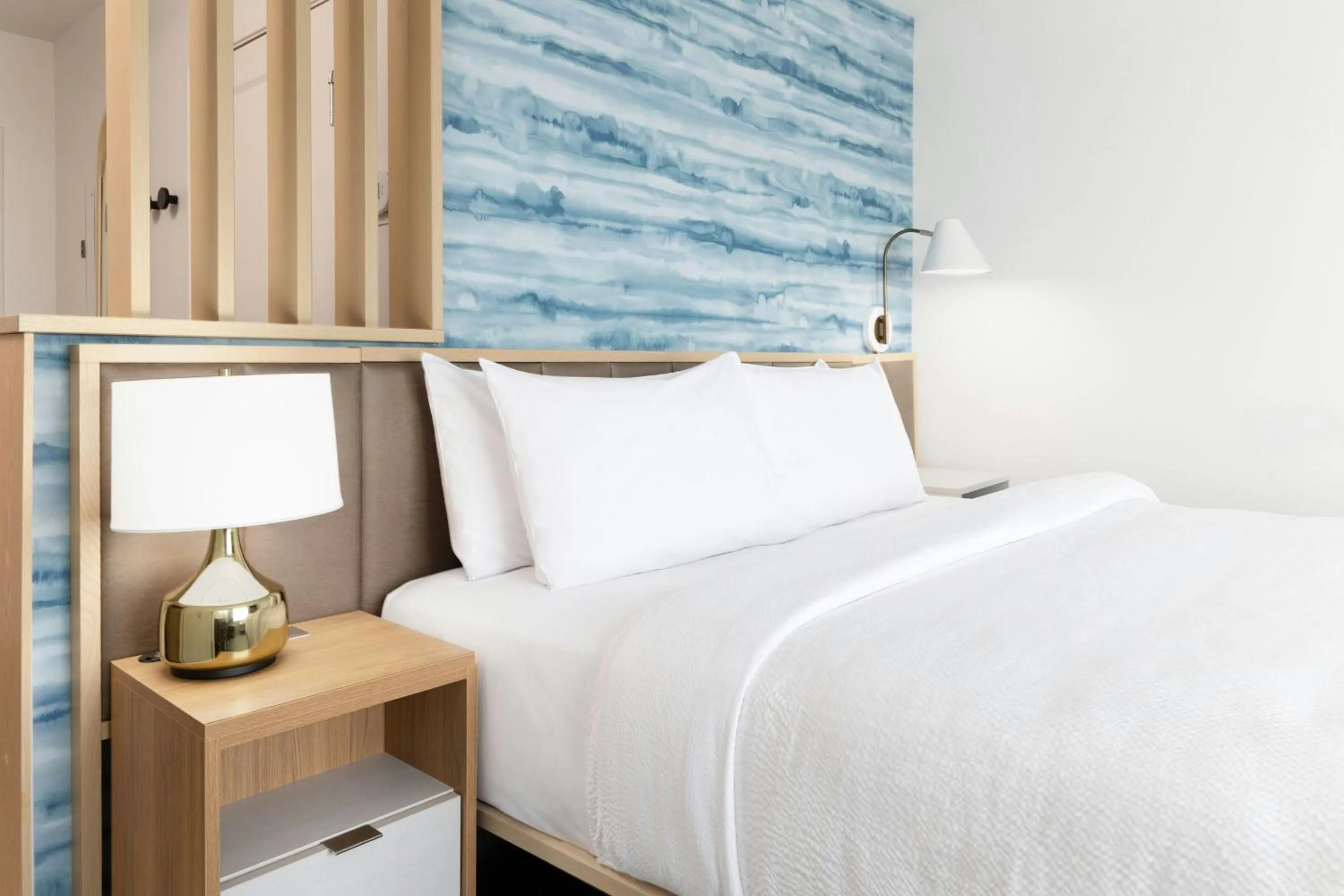 Photo of the whole room, Bed in TownePlace Suites by Marriott Monrovia