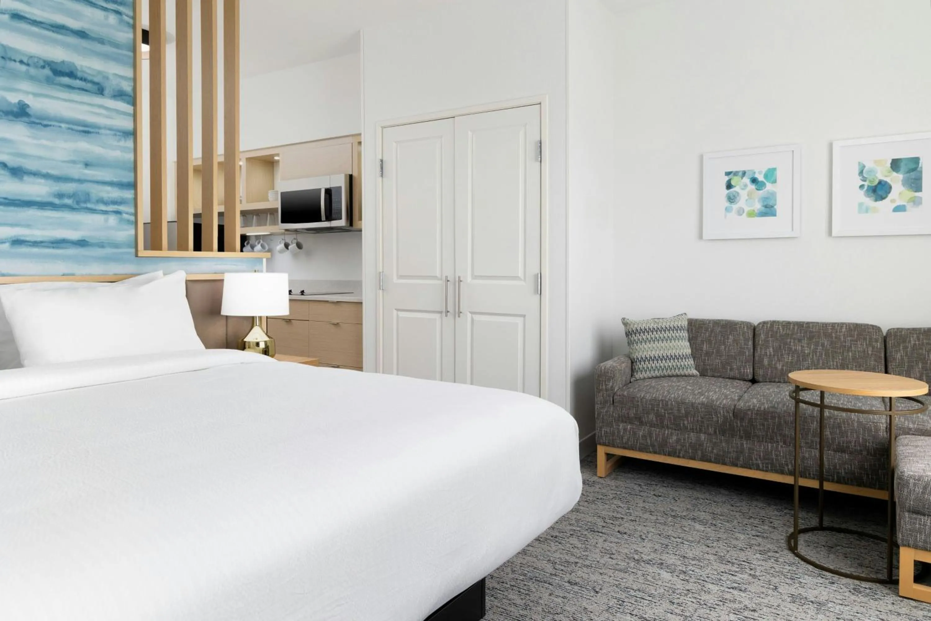 Photo of the whole room, Bed in TownePlace Suites by Marriott Monrovia