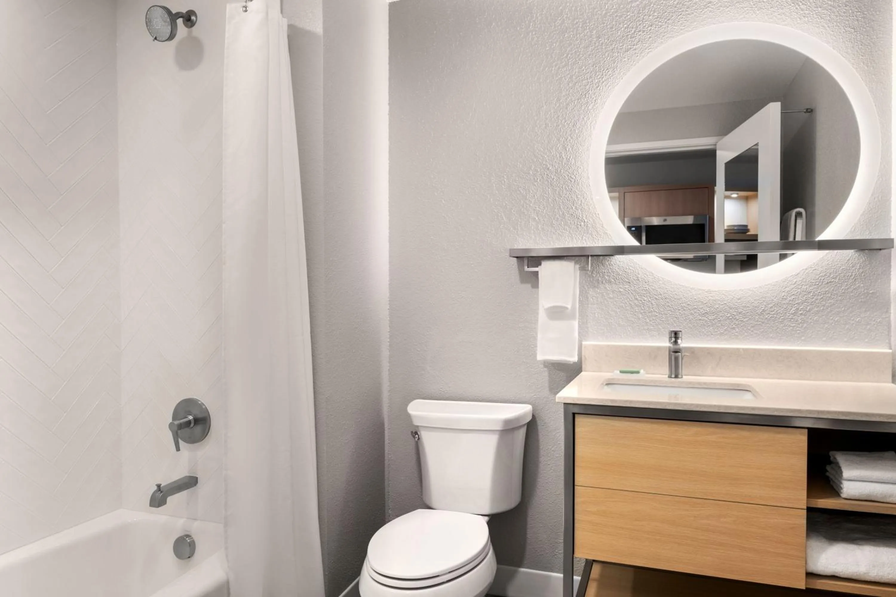 Bathroom in TownePlace Suites by Marriott Wentzville