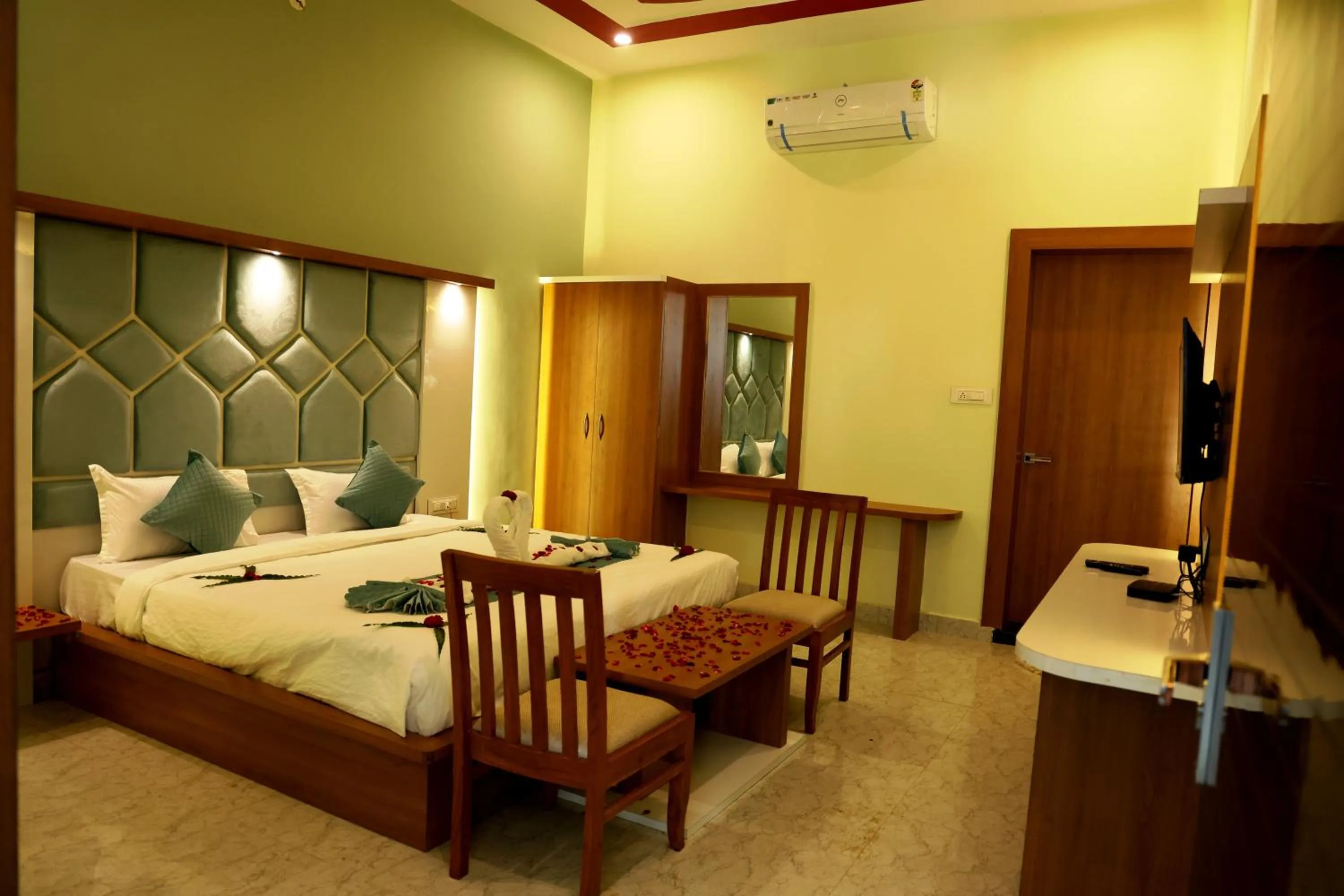 Bed in Savitri Valley Resort A Luxury Resort