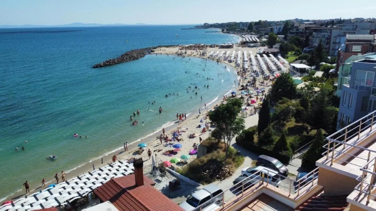 Nearby landmark in Elizabeth Beach Apartments