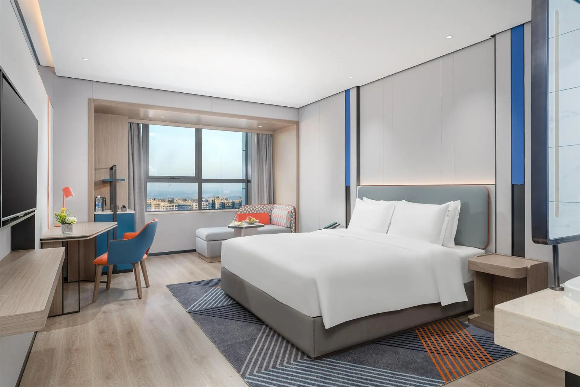 Photo of the whole room, Bed in Holiday Inn Express Changsha Development Zone by IHG