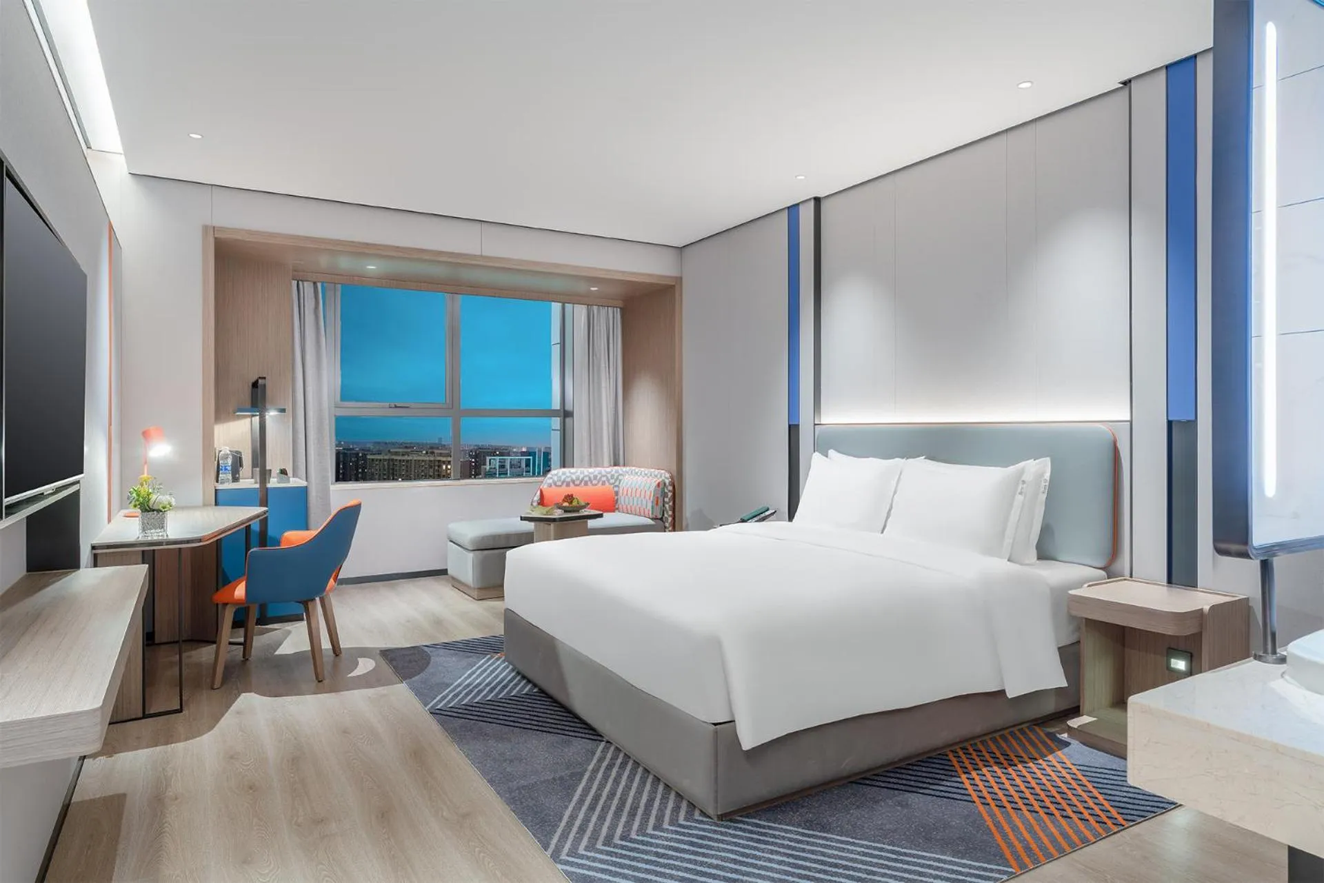Photo of the whole room, Bed in Holiday Inn Express Changsha Development Zone by IHG