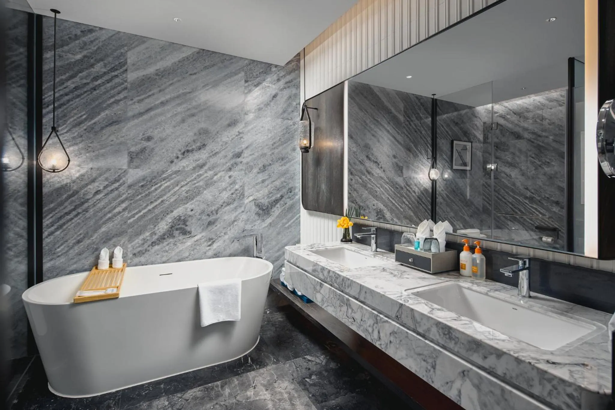 Photo of the whole room in Crowne Plaza Ezhou by IHG