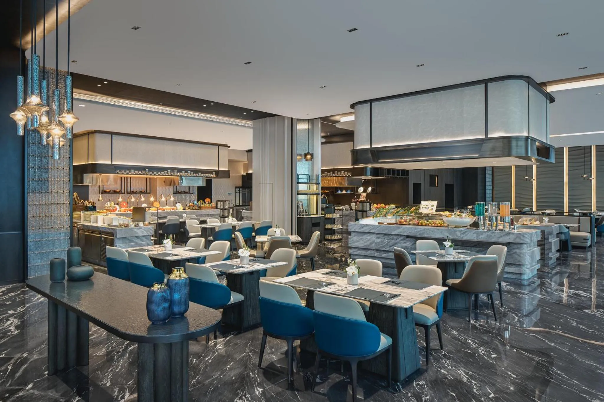 Restaurant/places to eat in Crowne Plaza Ezhou by IHG