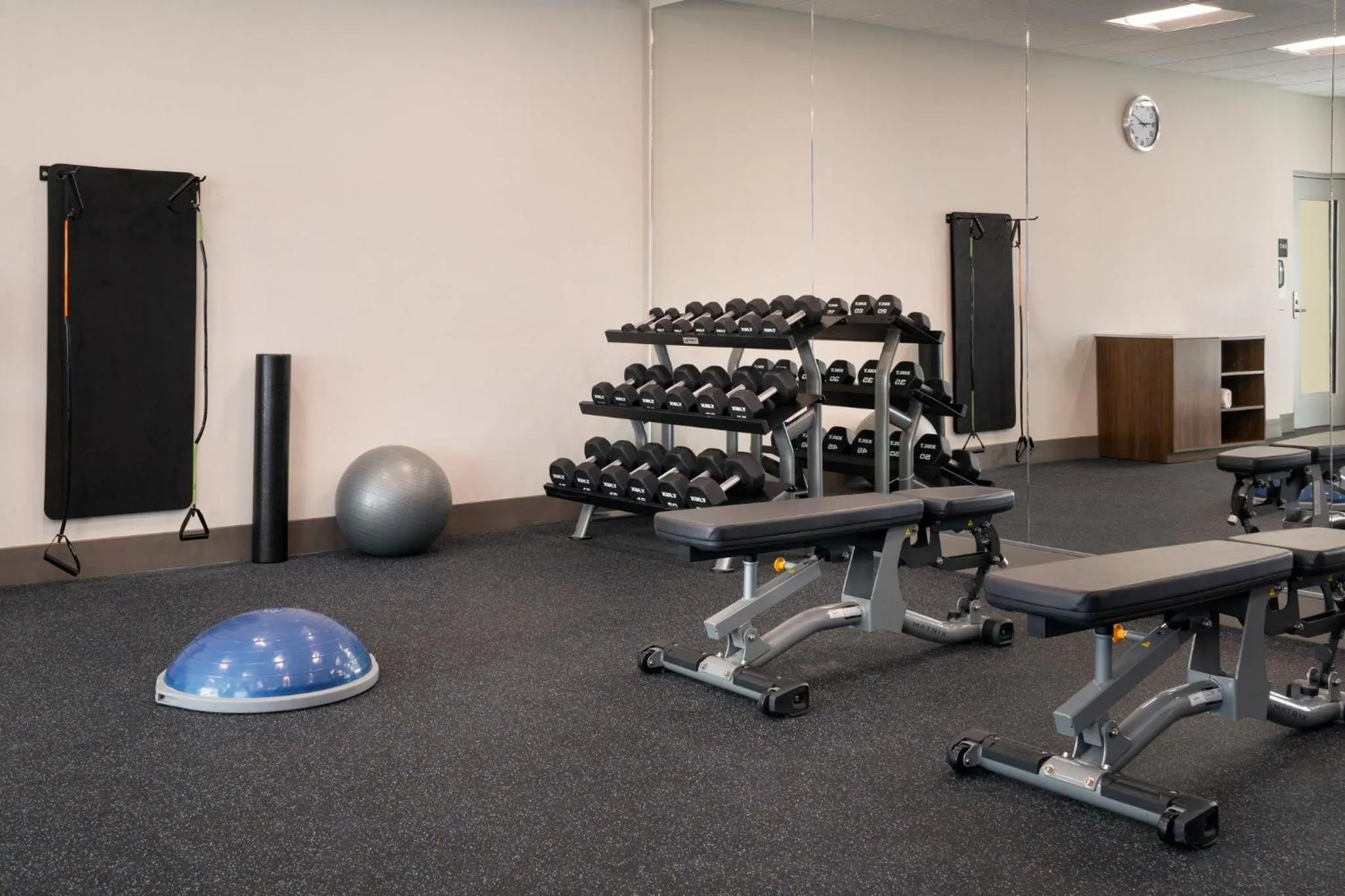 Fitness centre/facilities in Holiday Inn Express & Suites Fresno Airport by IHG