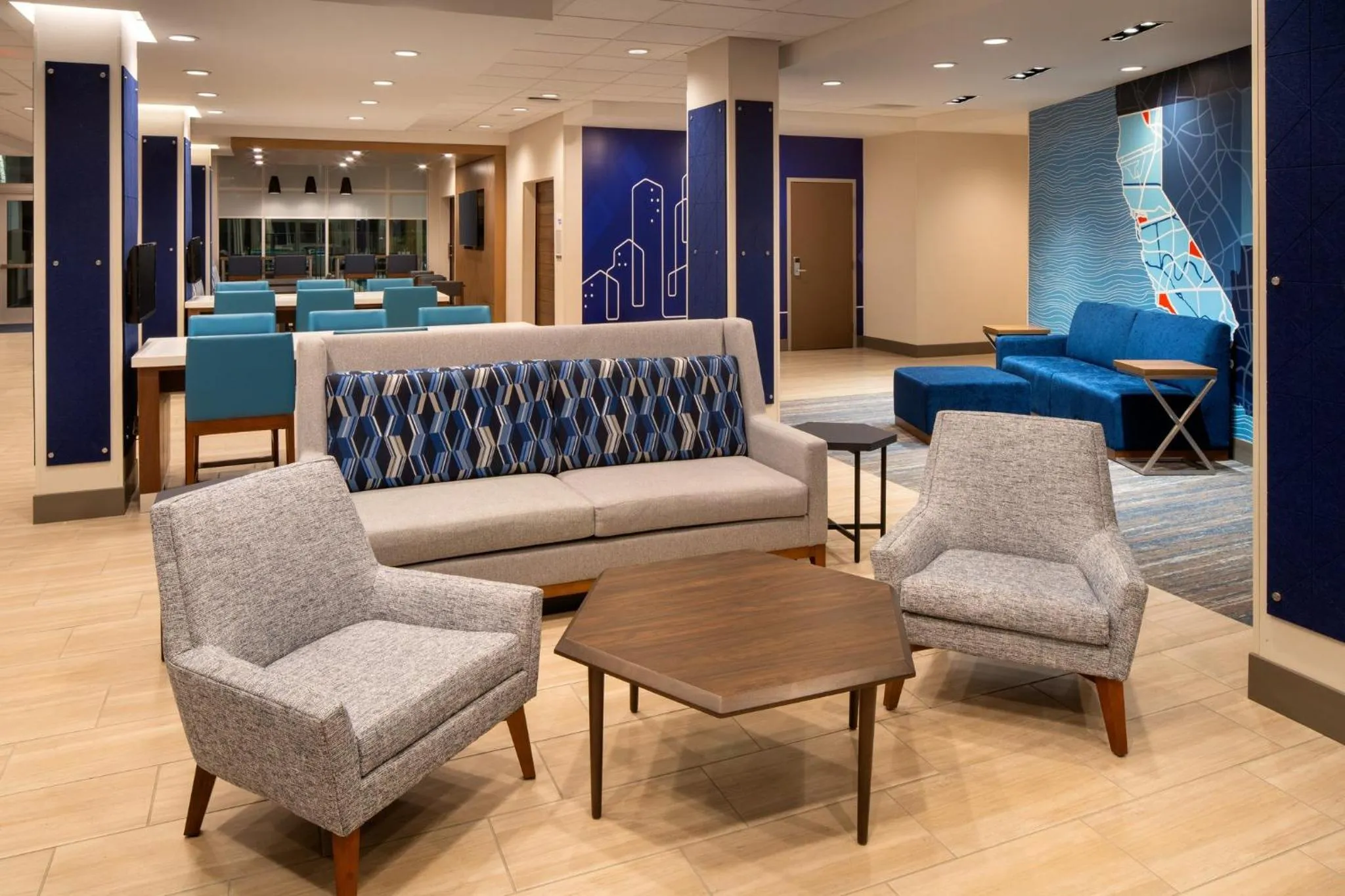 Property building in Holiday Inn Express & Suites Fresno Airport by IHG