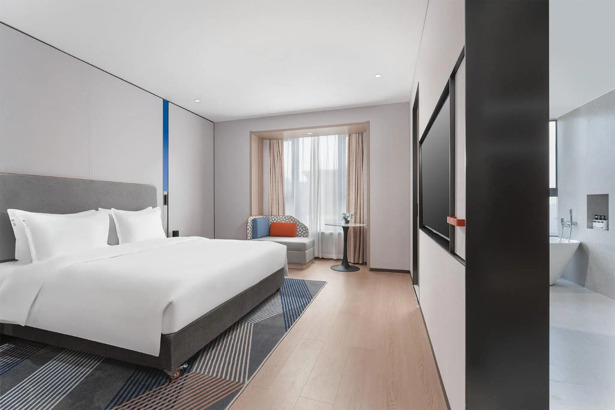 Photo of the whole room, Bed in Holiday Inn Express Changsha Yuhua by IHG