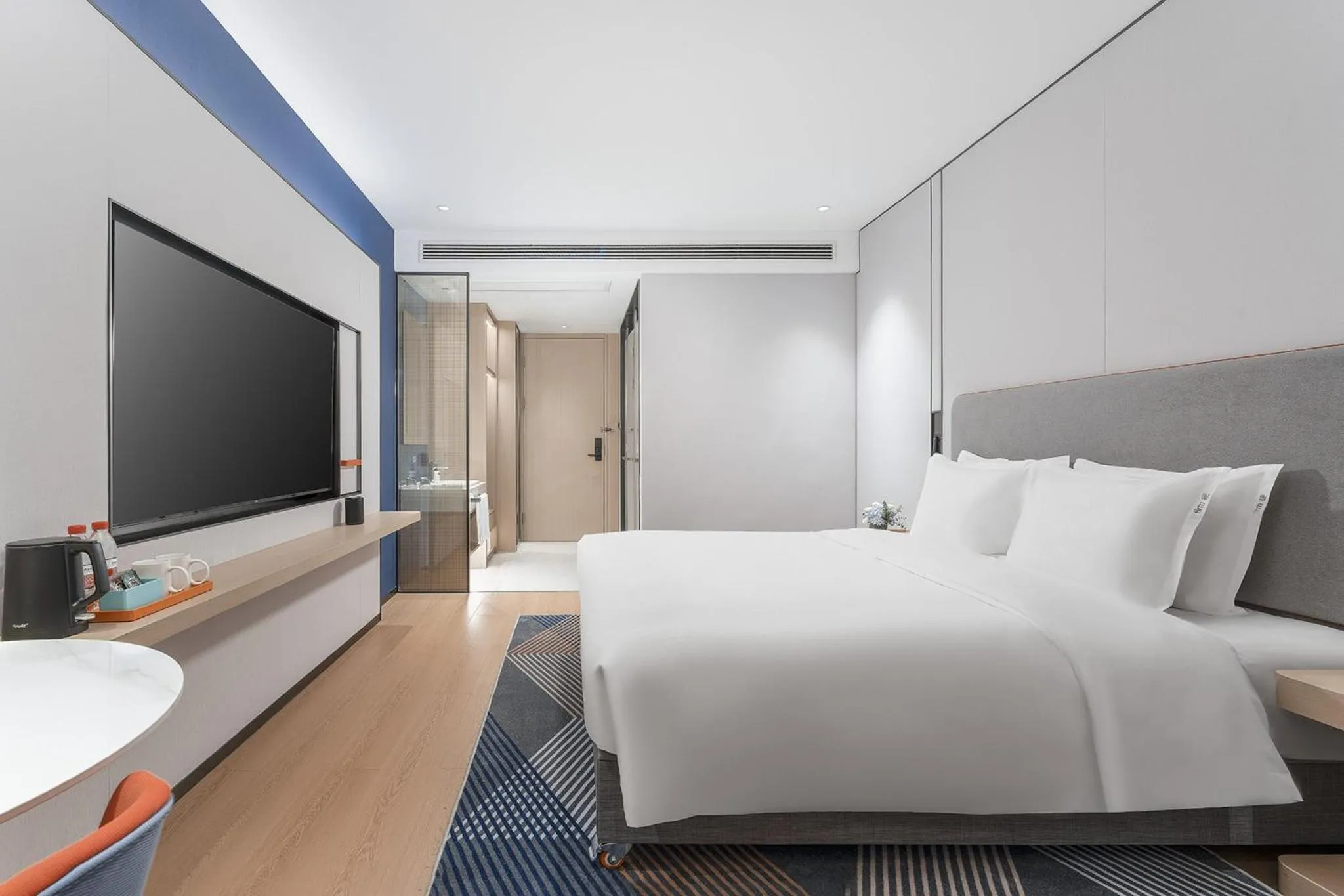 Photo of the whole room, Bed in Holiday Inn Express Changsha Yuhua by IHG