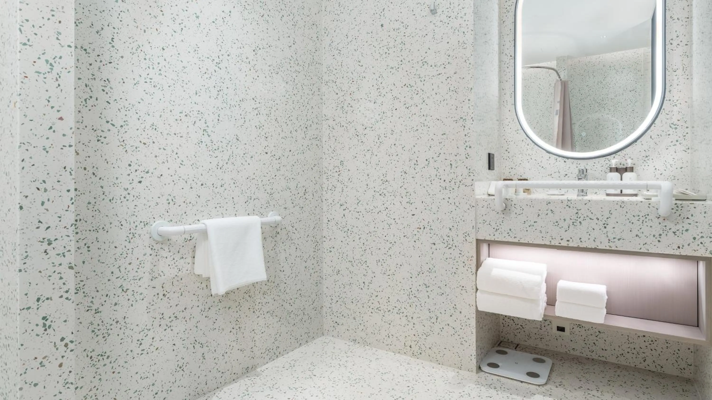 Photo of the whole room in EVEN Hotel Zhongshan City Center by IHG