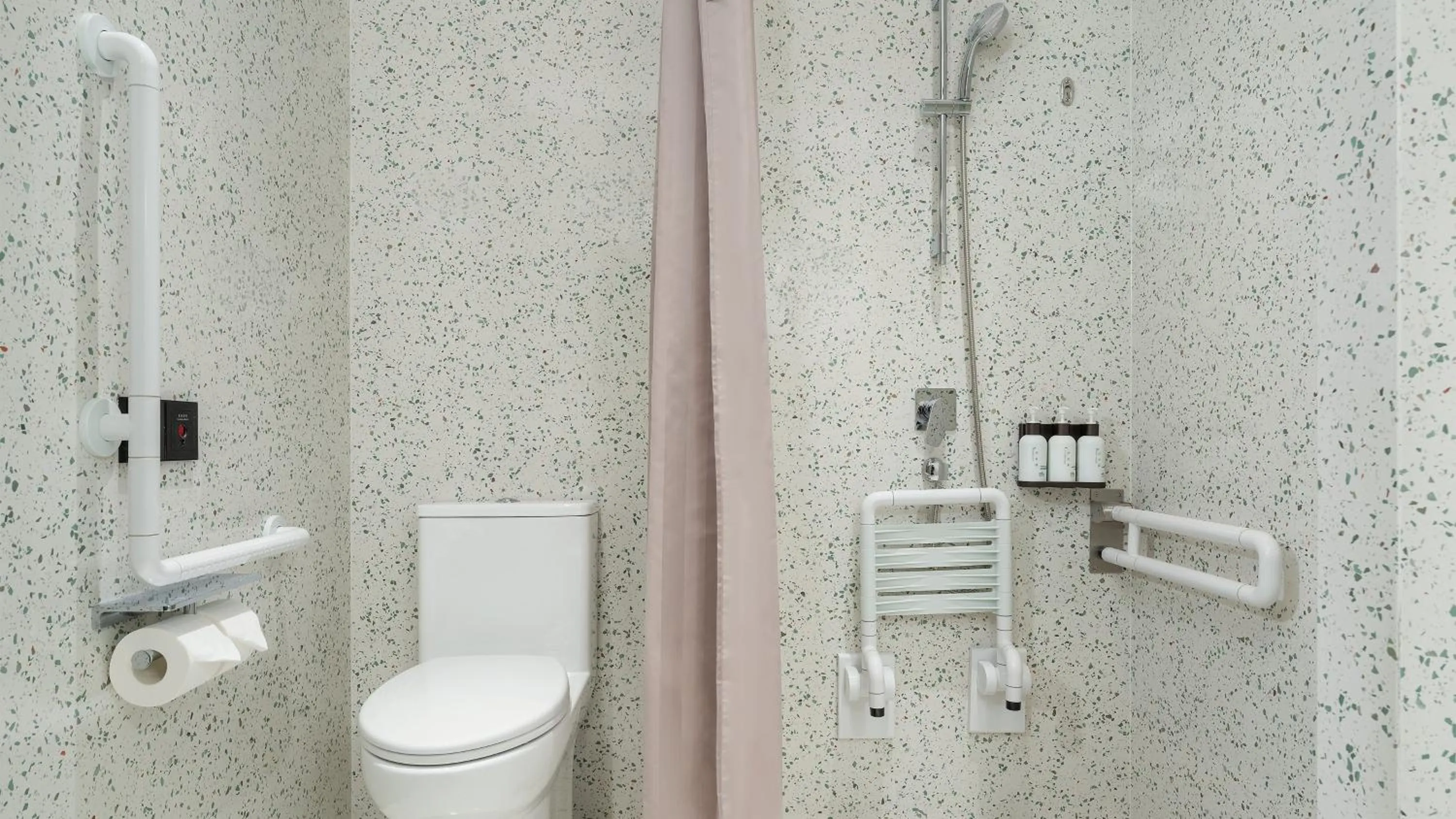 Photo of the whole room in EVEN Hotel Zhongshan City Center by IHG