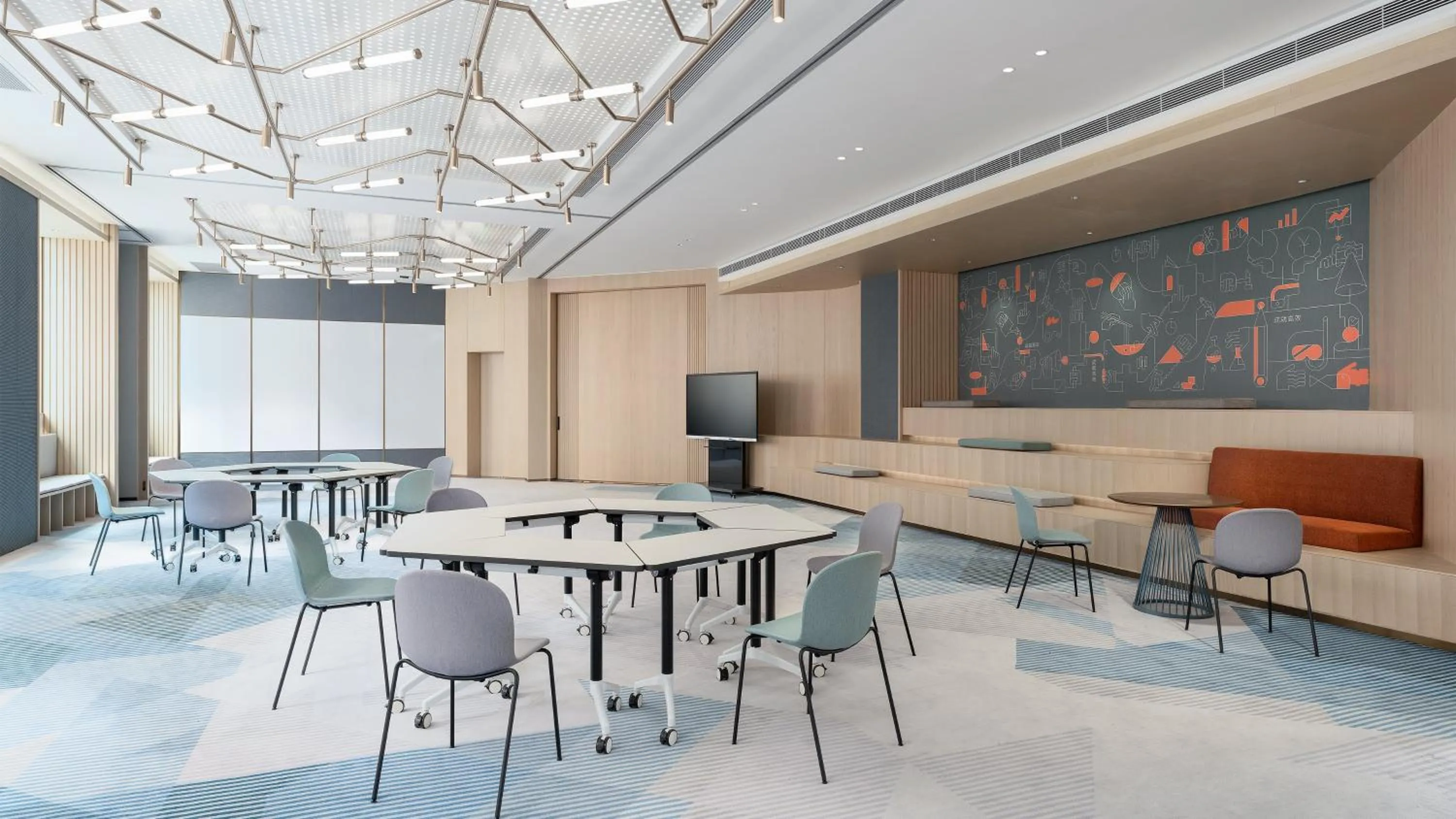 Meeting/conference room in EVEN Hotel Zhongshan City Center by IHG