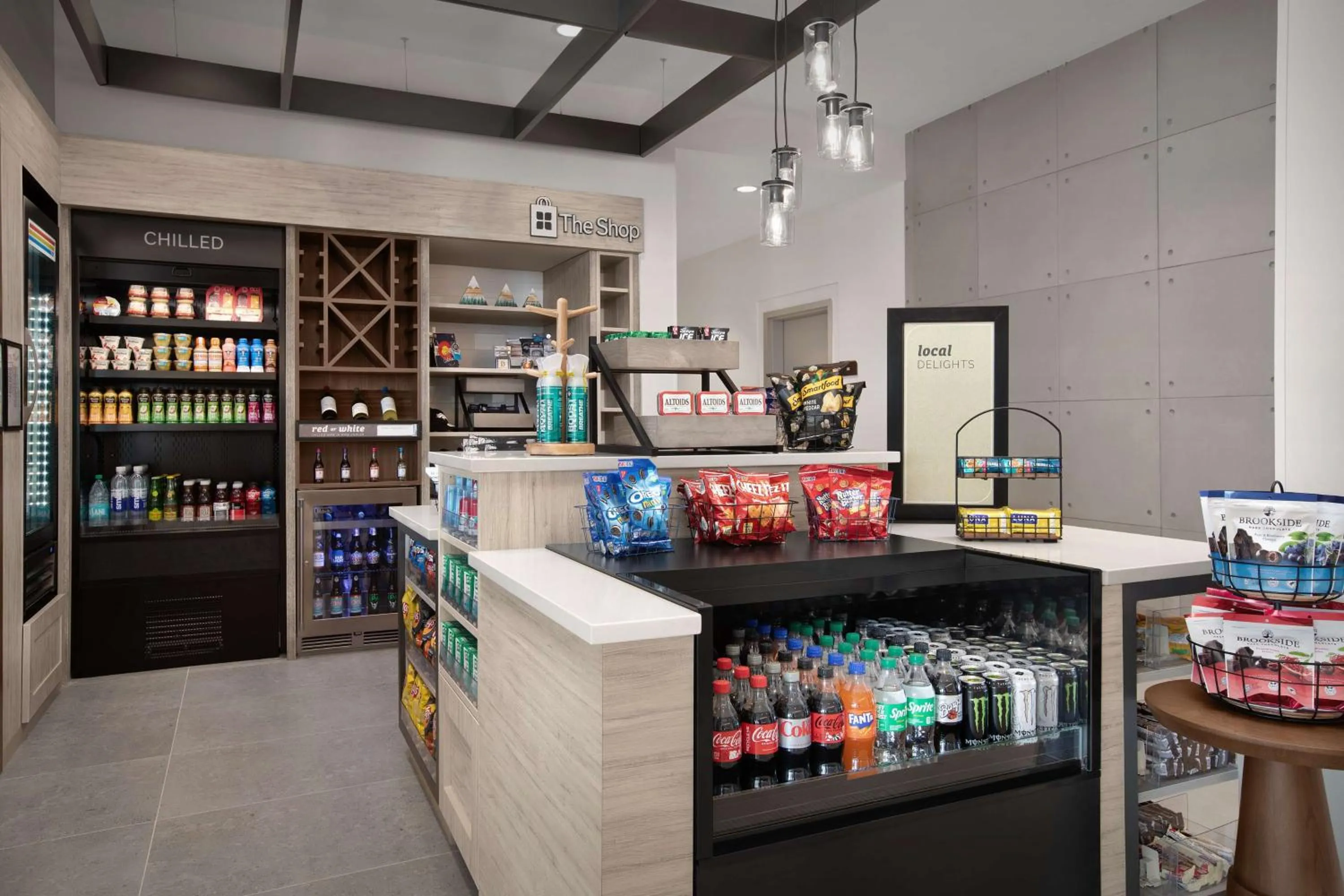 Restaurant/places to eat in Hilton Garden Inn Denver Airport Tower Road