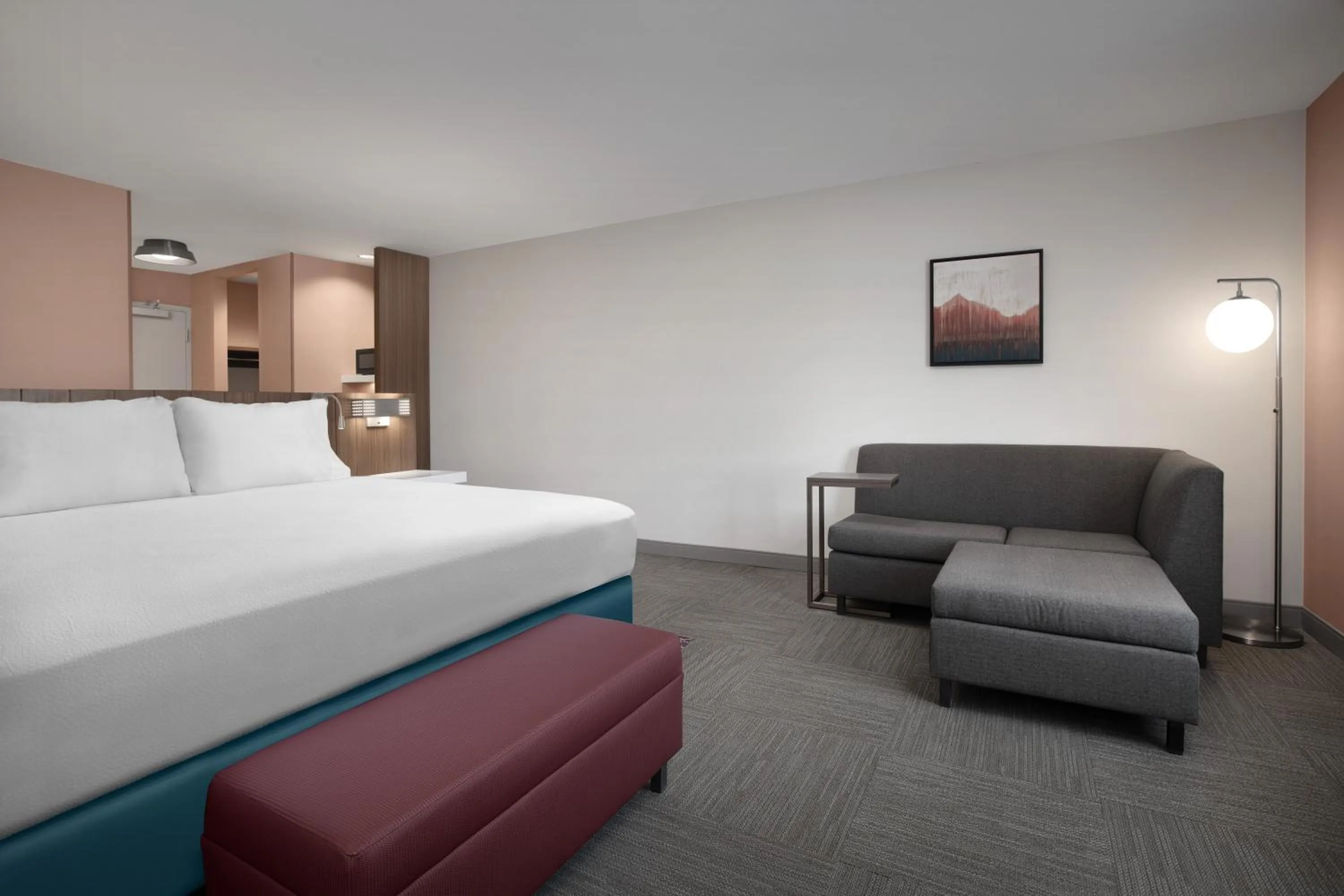 Bed in Hilton Garden Inn Denver Airport Tower Road