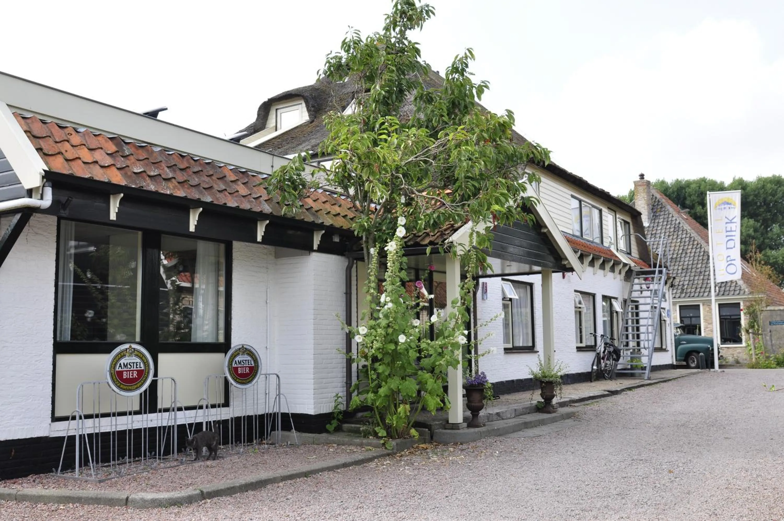 Property building in Hotel Op Diek