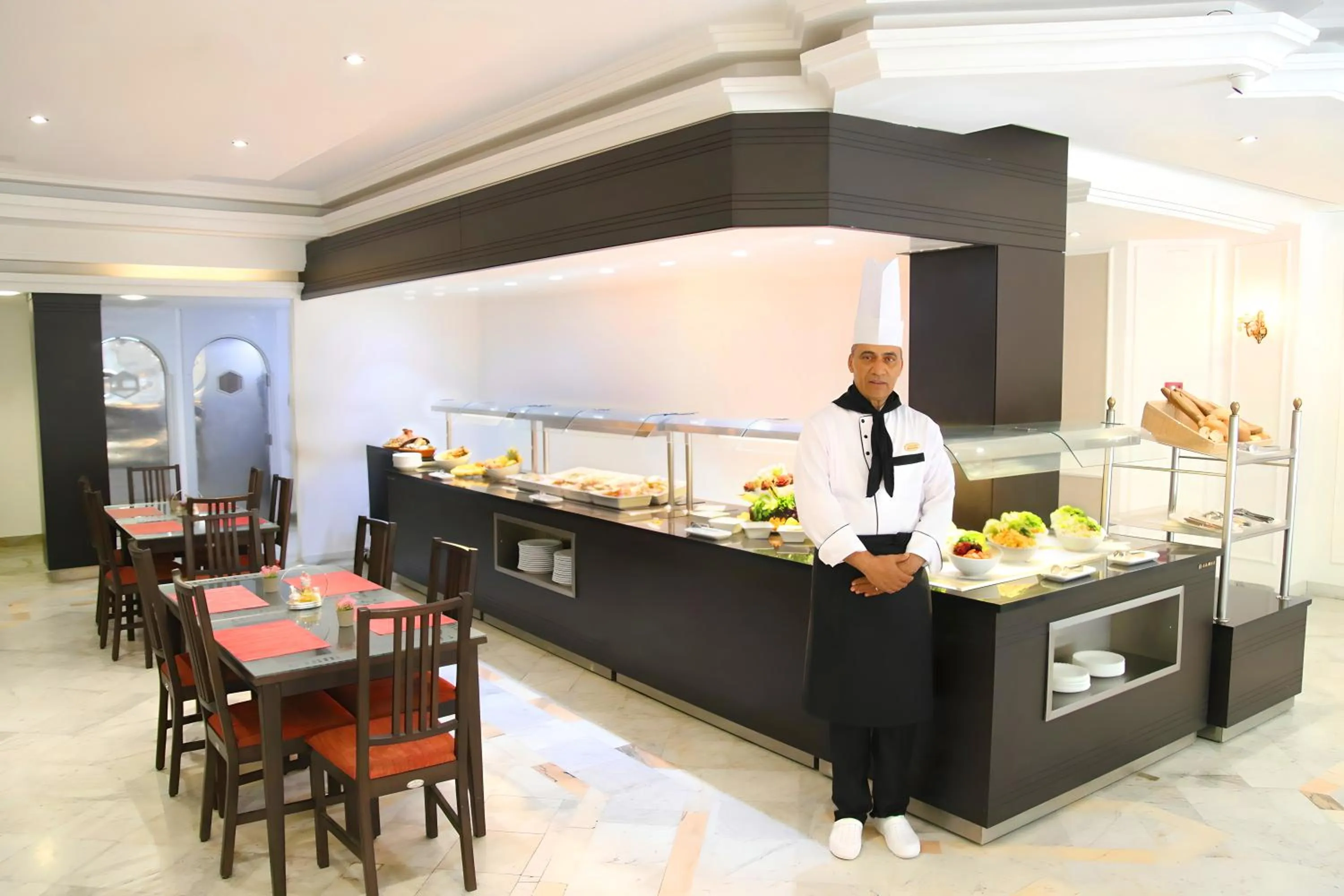 Restaurant/places to eat in El Oumara Hotel