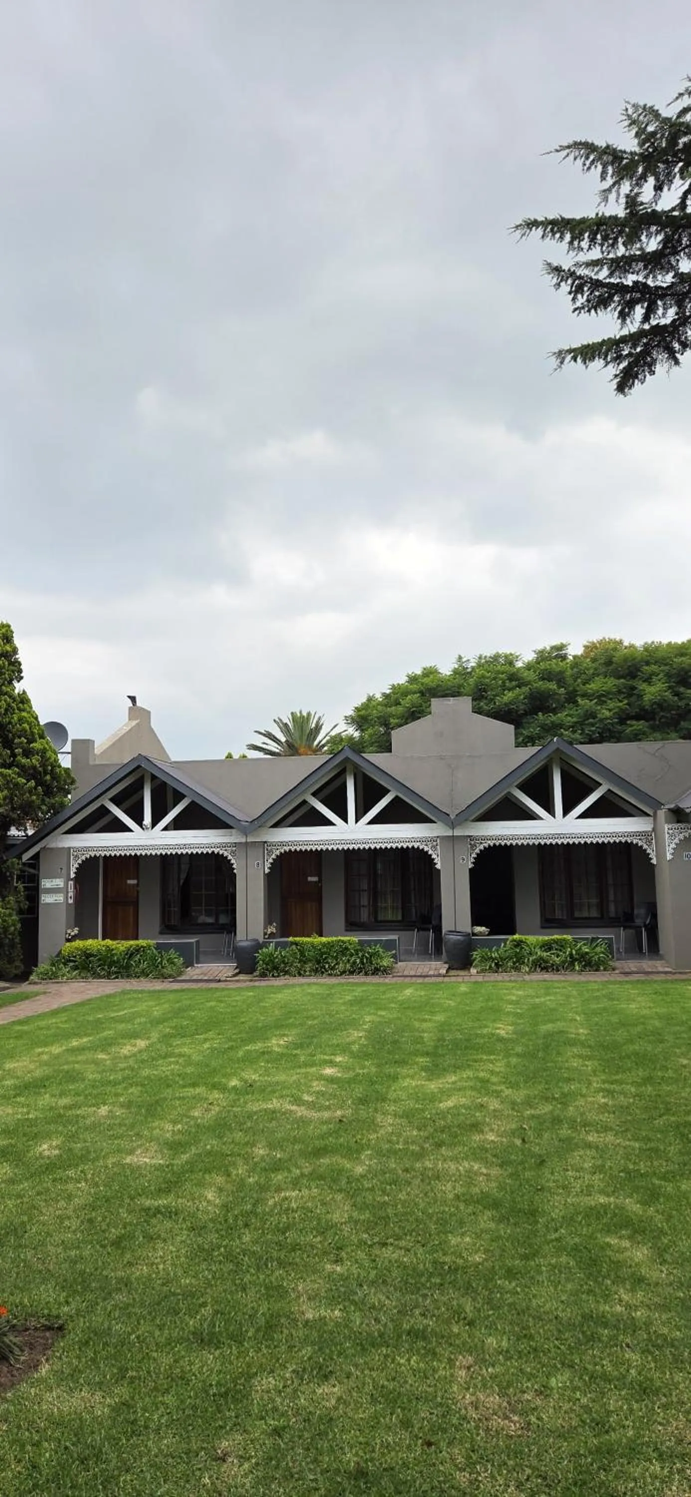 Property building in Bo Kamer Guesthouse