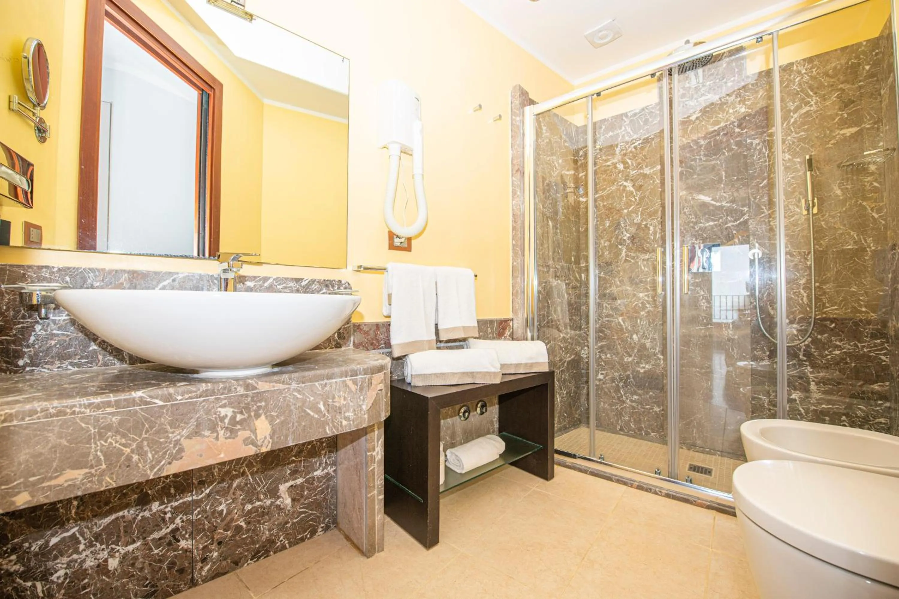 Bathroom in Baia Taormina - CDSHotels