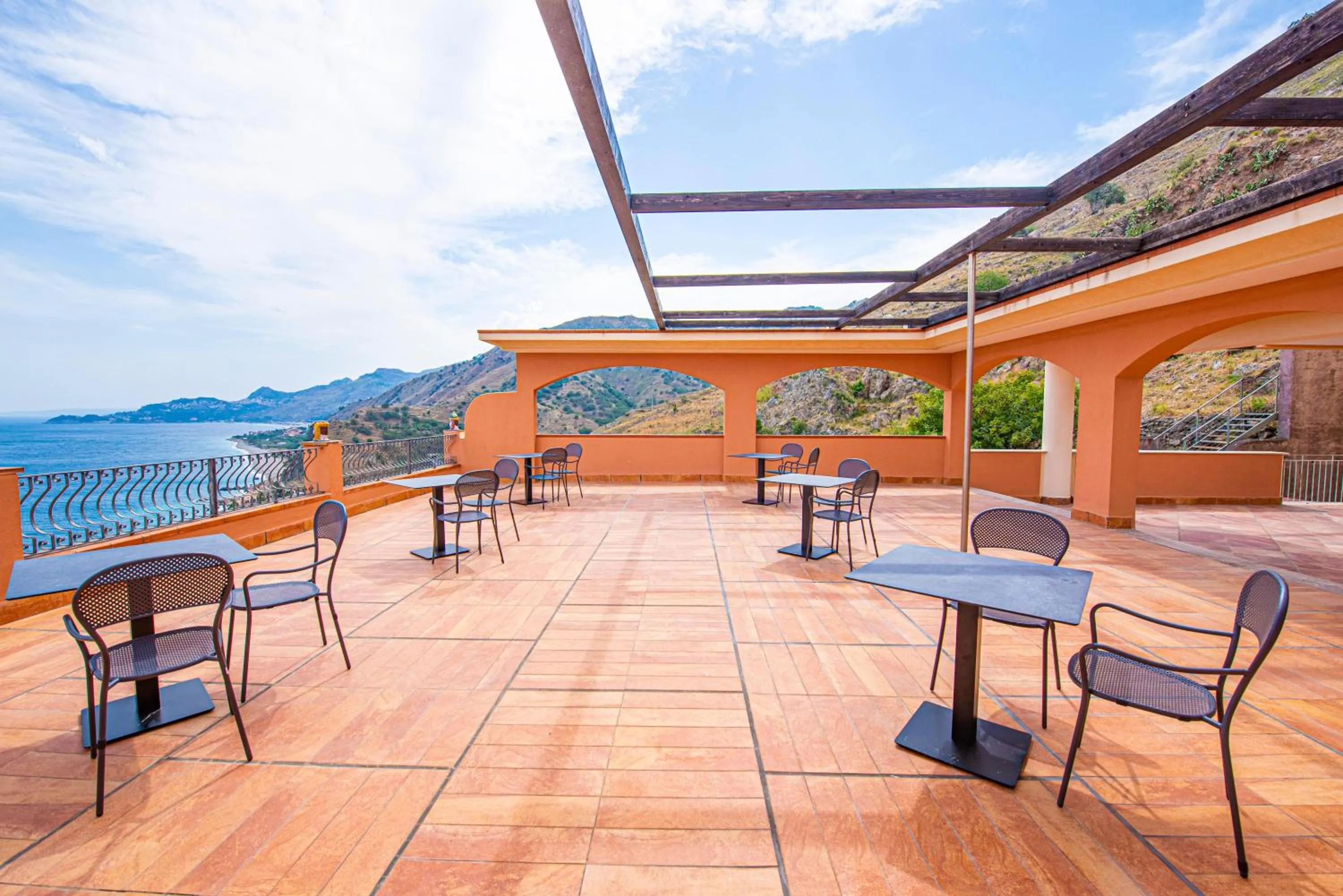 Balcony/Terrace in Baia Taormina - CDSHotels