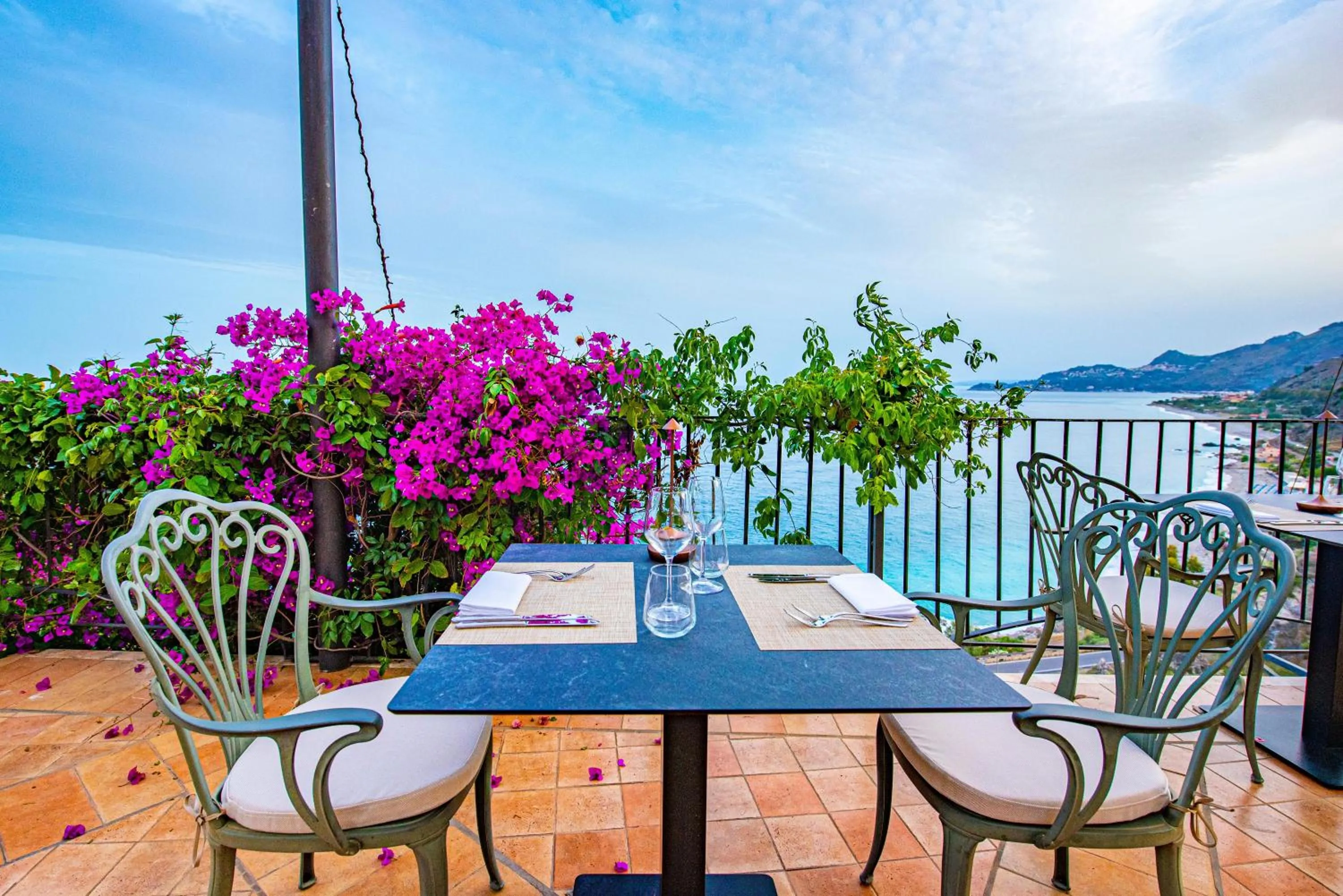 Restaurant/places to eat in Baia Taormina - CDSHotels