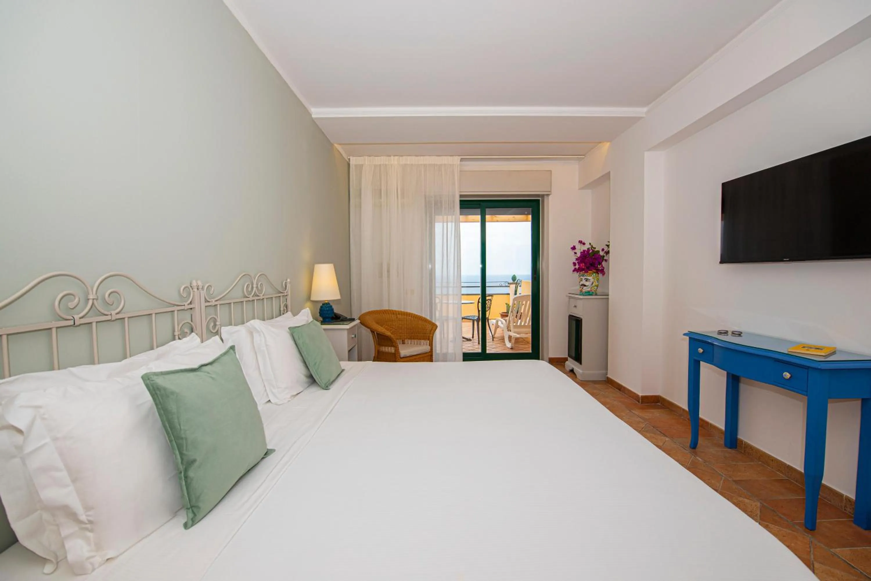 Bed in Baia Taormina - CDSHotels