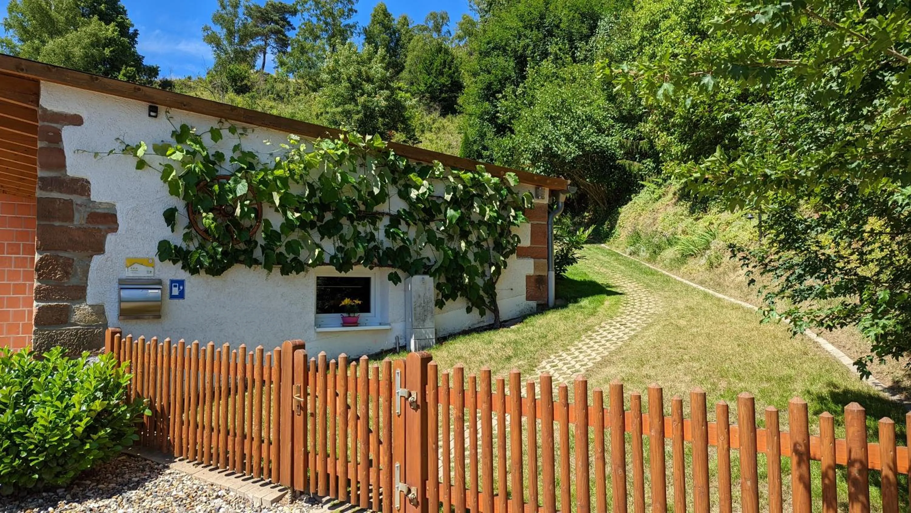 Property building in Ferienhaus Manoury am Klosterbrunnen