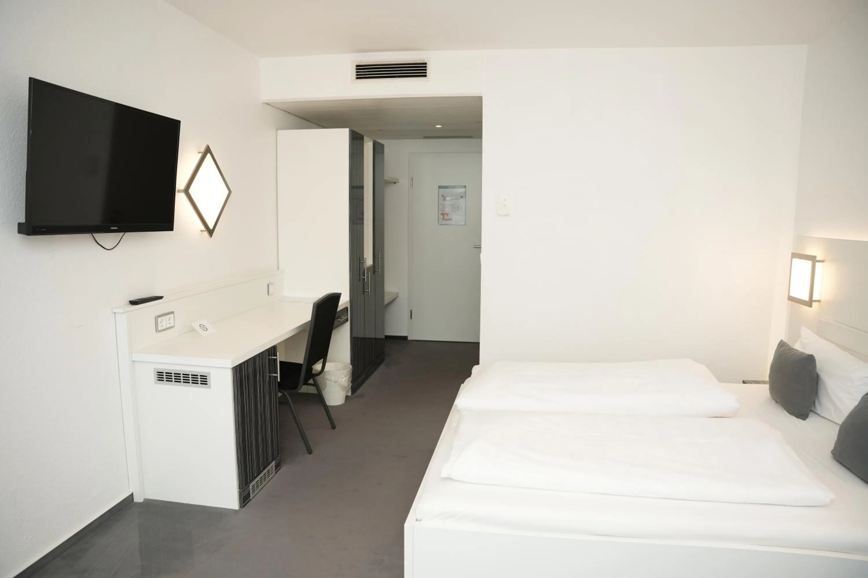 Bed in Weber Hotel Mannheim