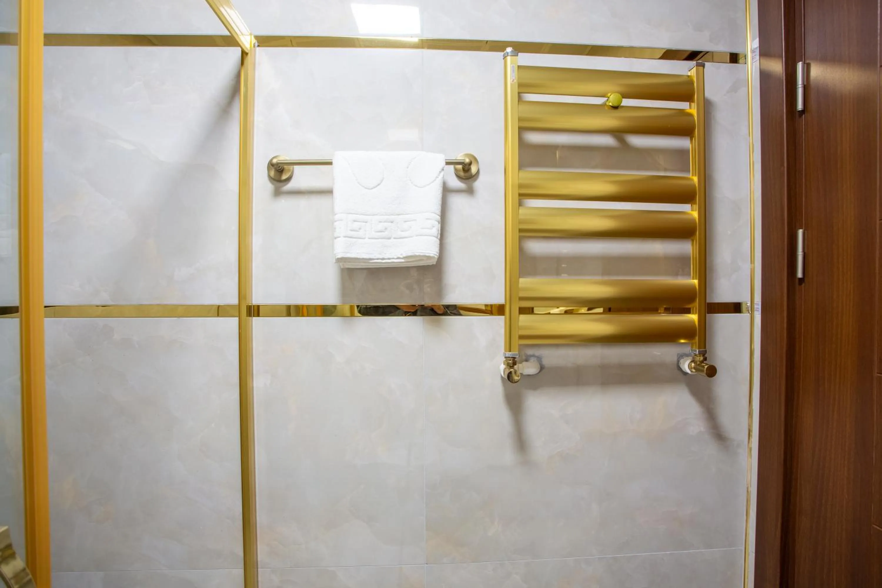 Shower in Sayina Hotel