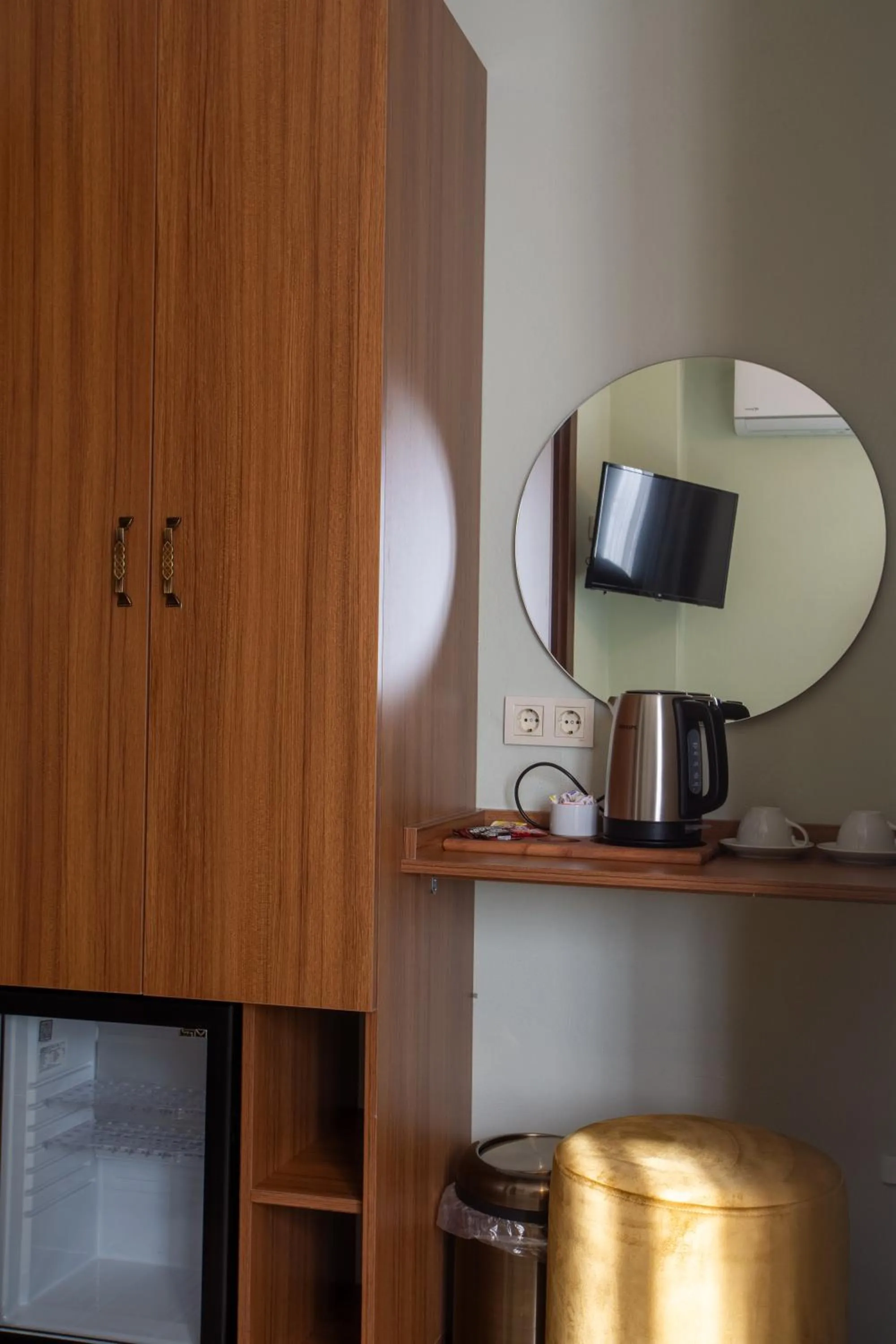 Coffee/tea facilities in Sayina Hotel