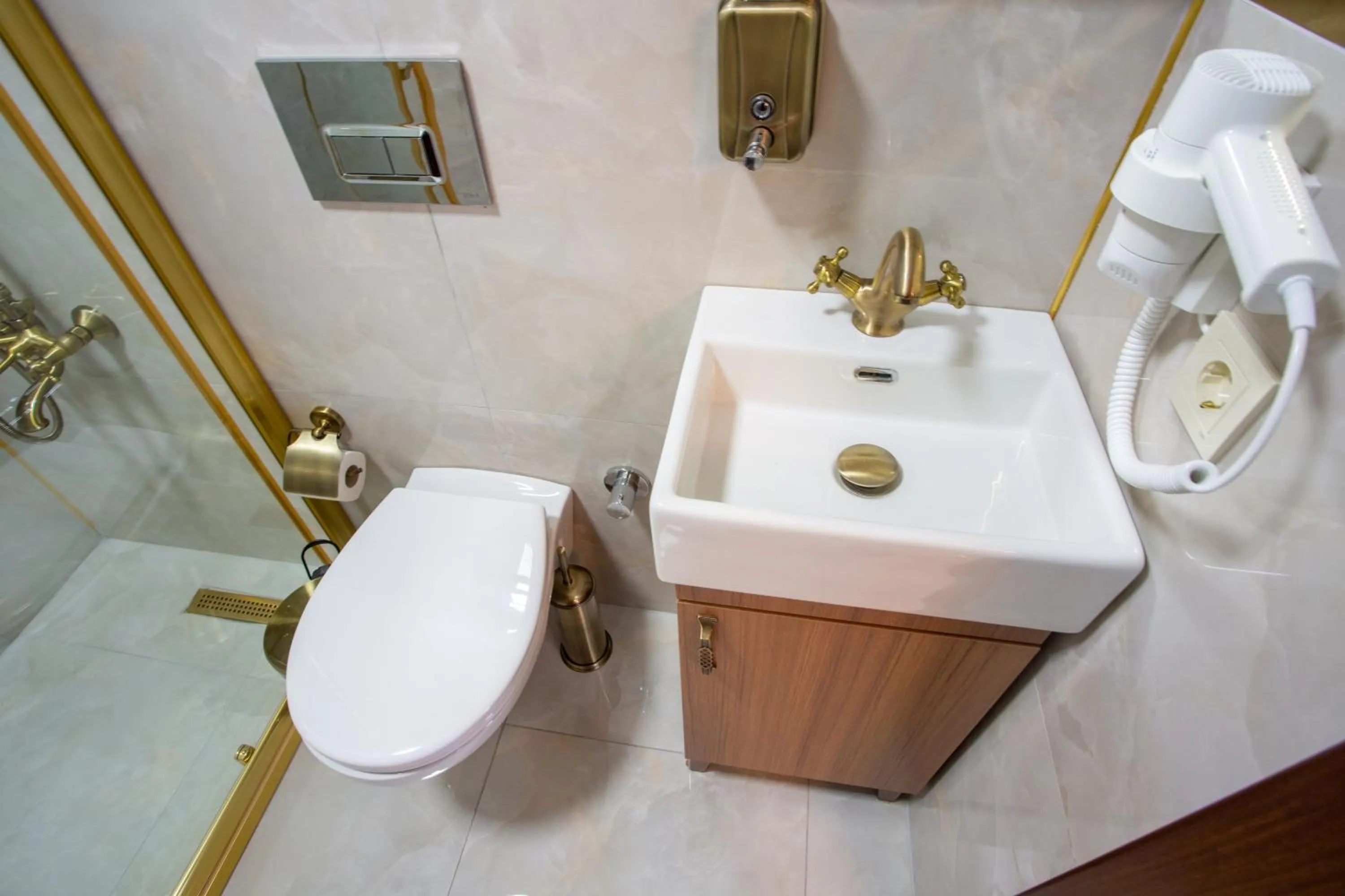 Shower in Sayina Hotel