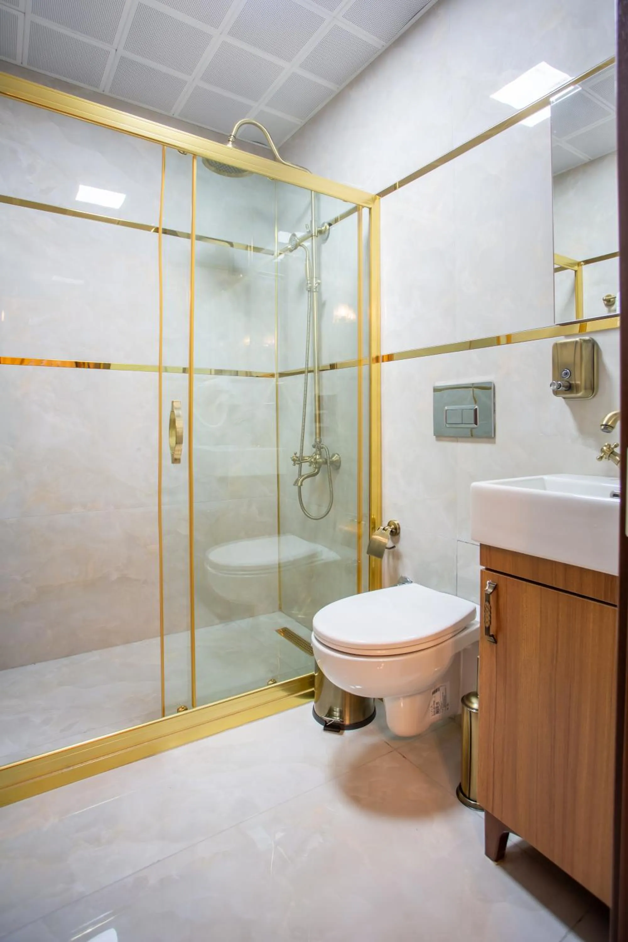 Shower in Sayina Hotel