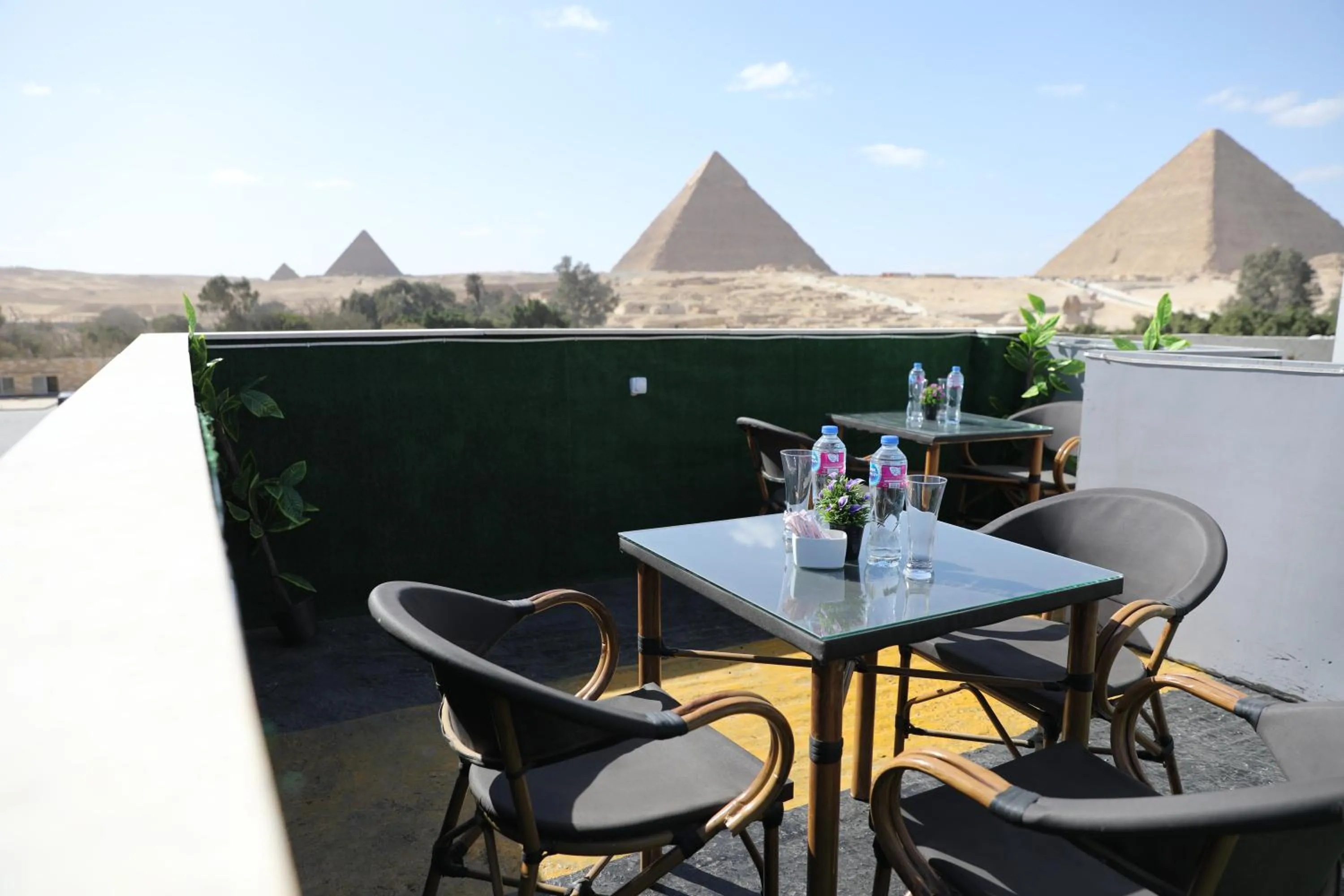 Restaurant/places to eat in Capital Of Pyramids Hotel