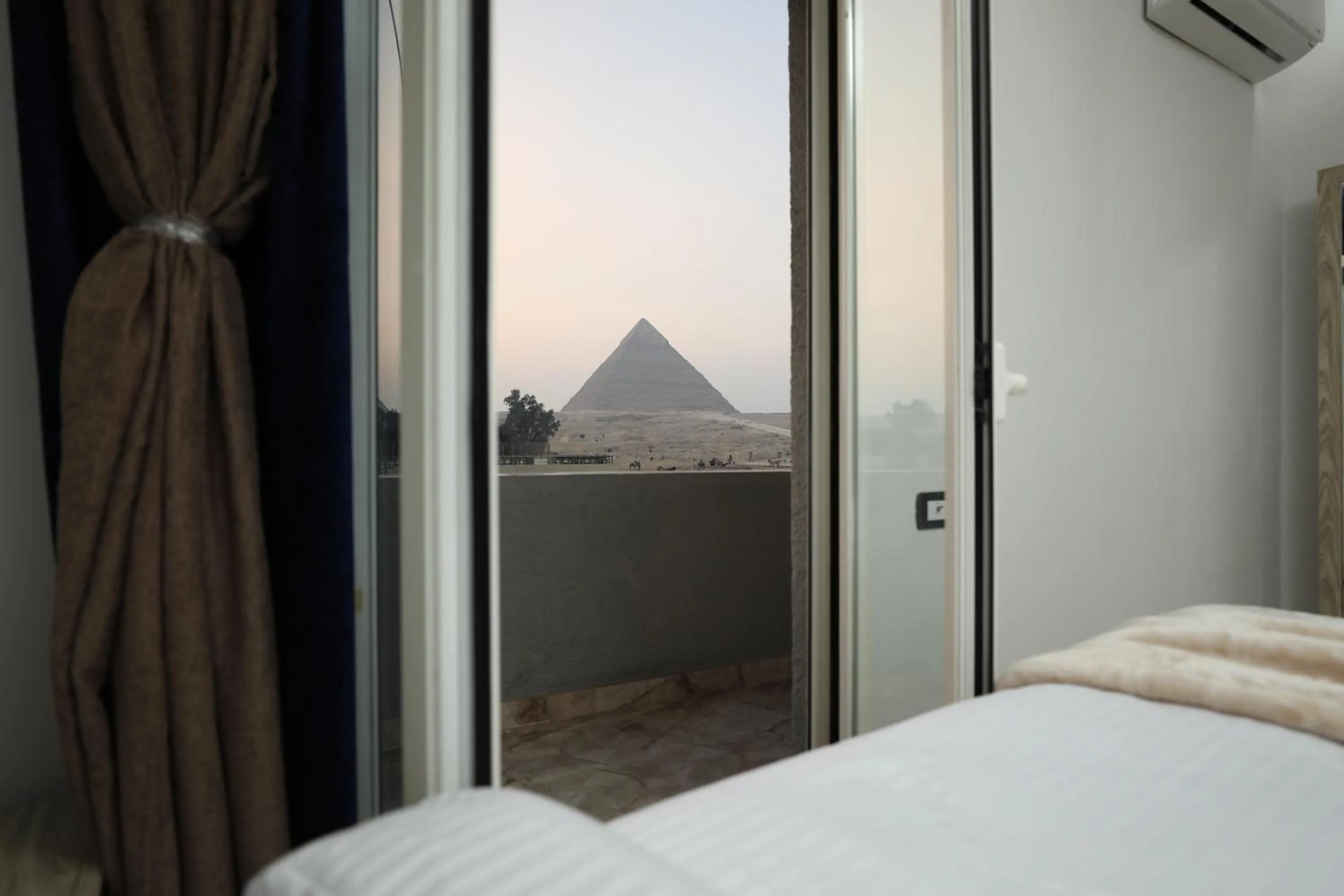 Mountain view, Bed in Capital Of Pyramids Hotel