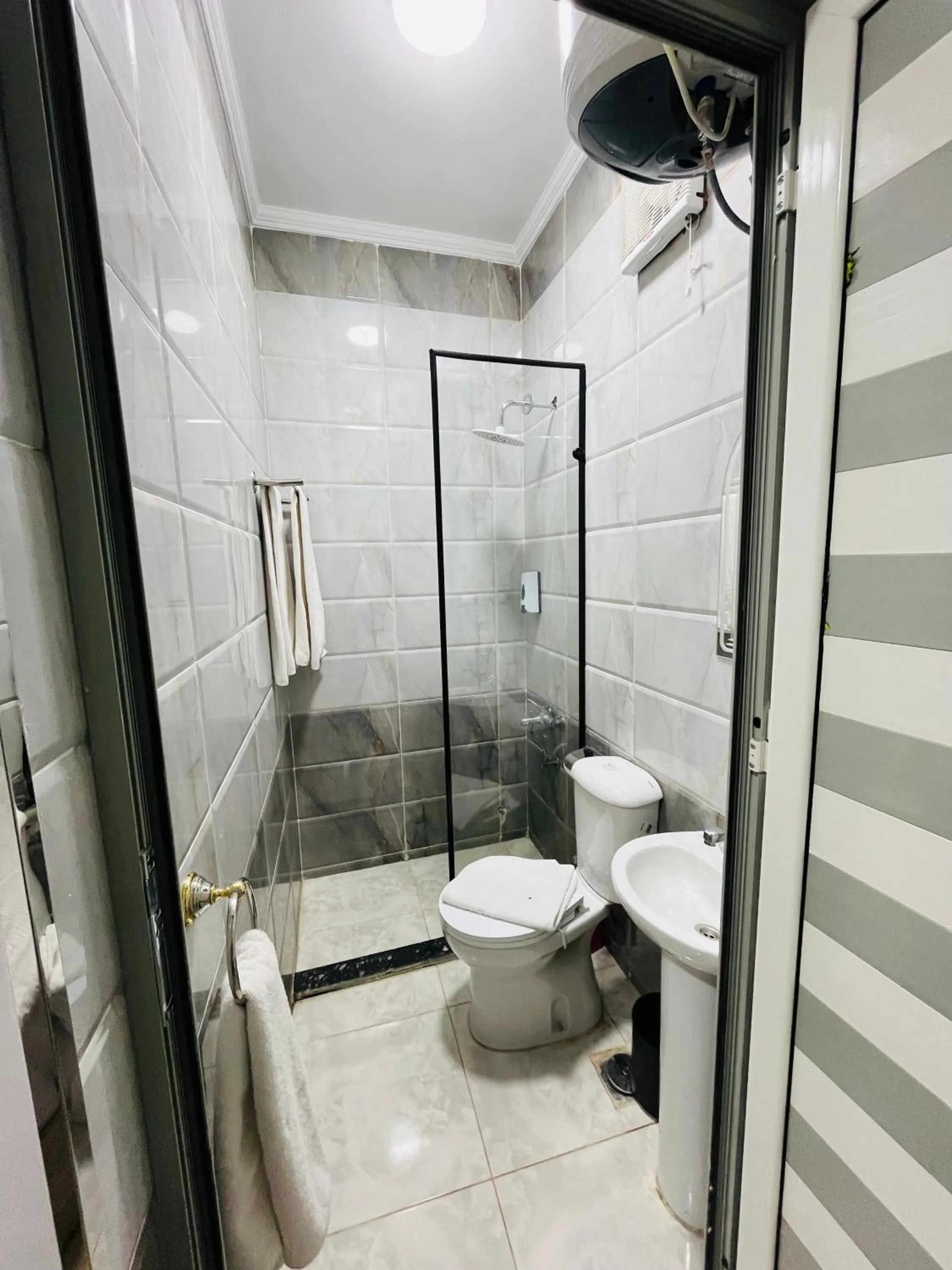 Shower in Capital Of Pyramids Hotel