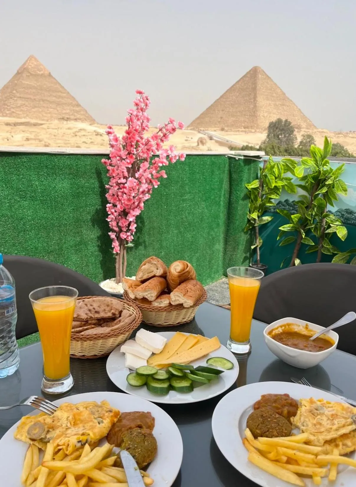 Food and drinks in Capital Of Pyramids Hotel