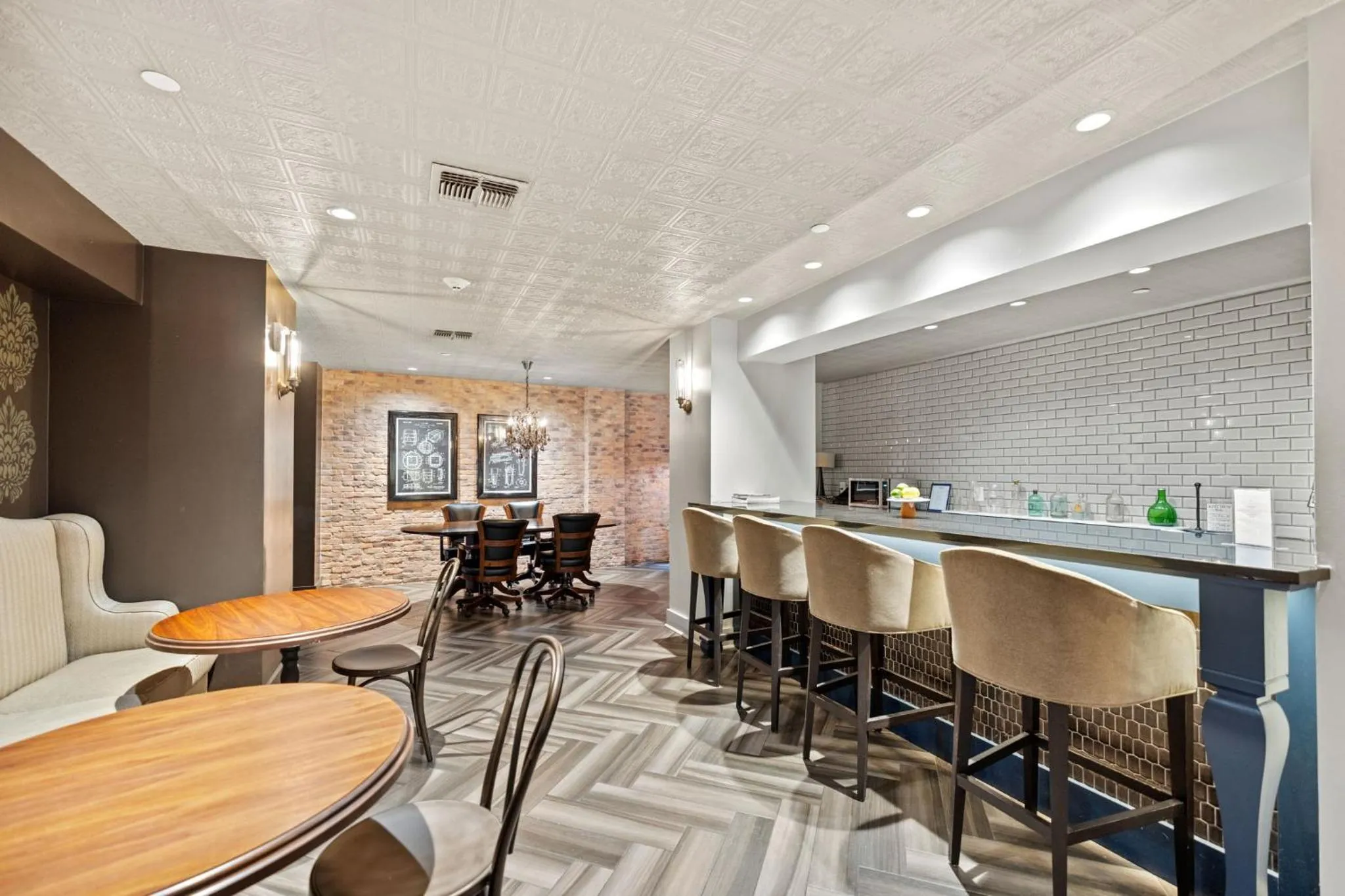 Communal lounge/ TV room in The Maverick, powered by Placemakr - River Walk