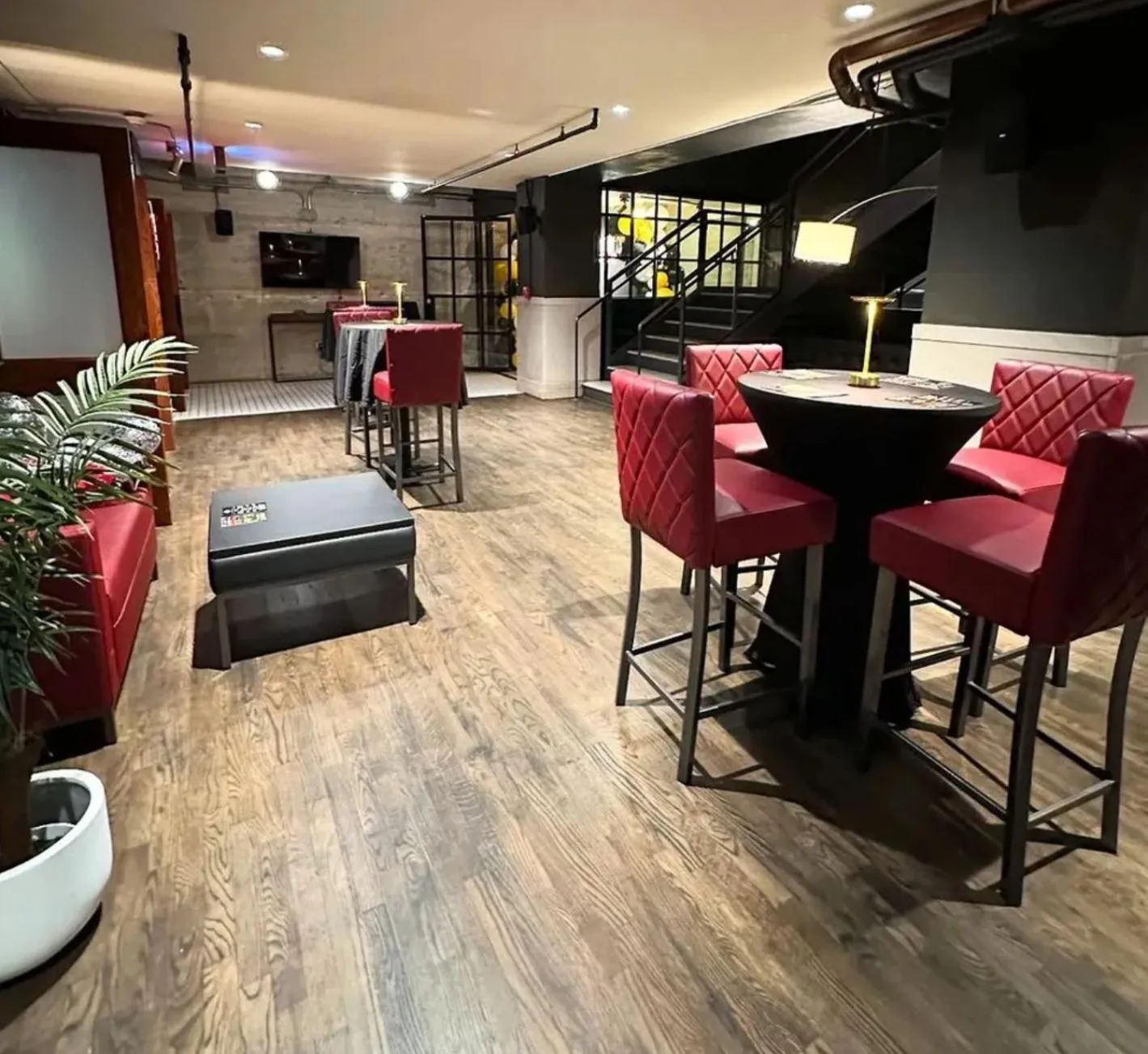 Restaurant/places to eat in The Maverick, powered by Placemakr - River Walk