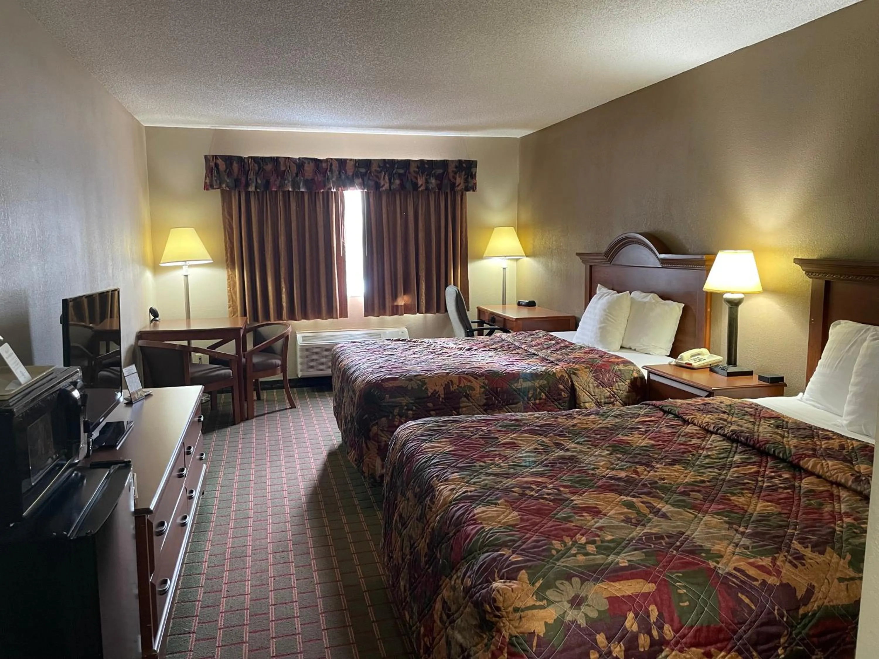 Photo of the whole room, Bed in Days Inn by Wyndham Sault Ste Marie MI