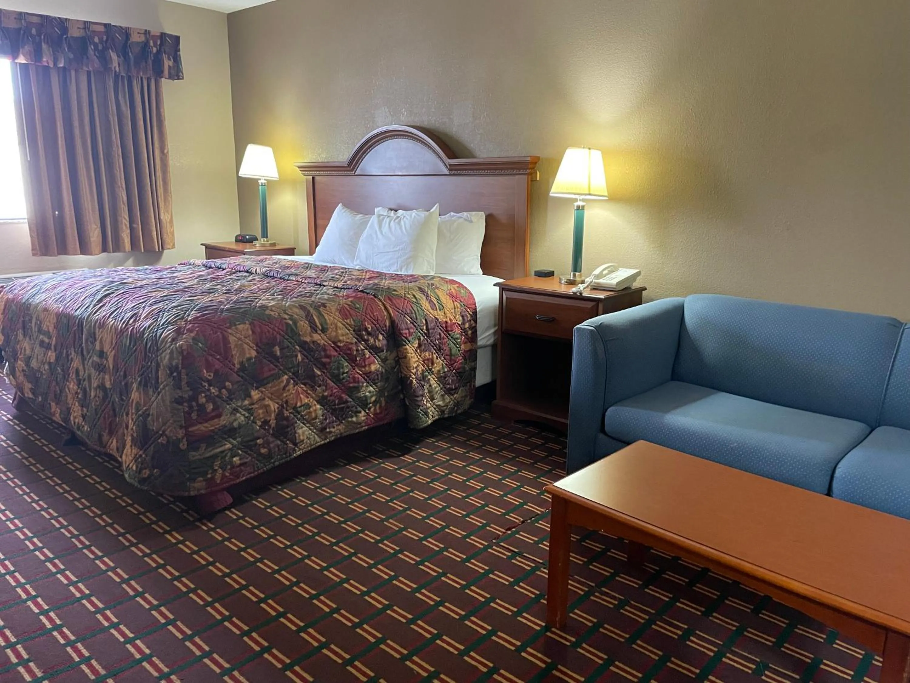 Photo of the whole room, Bed in Days Inn by Wyndham Sault Ste Marie MI